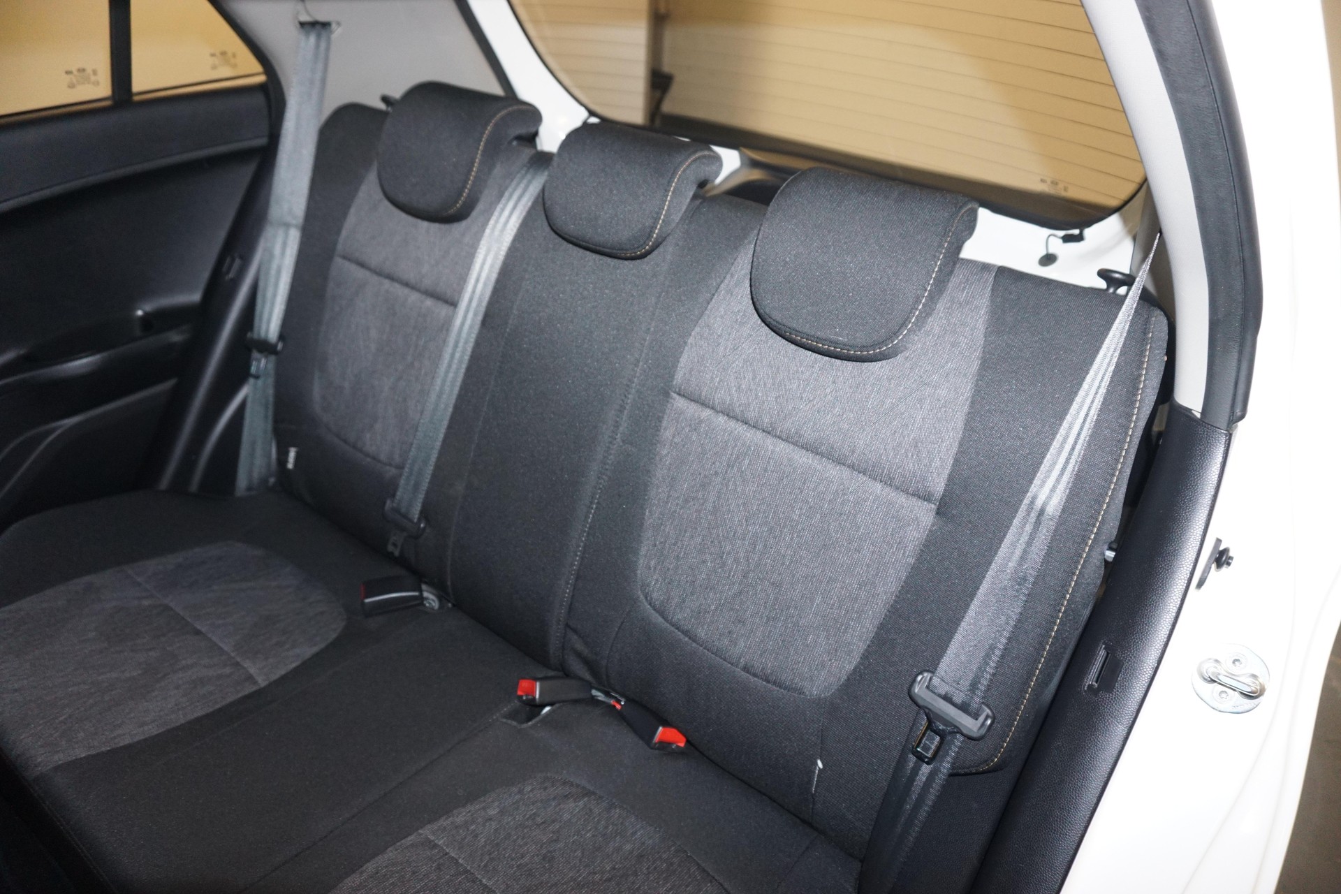 KIA Picanto 1.0 12V Classic-image-6
