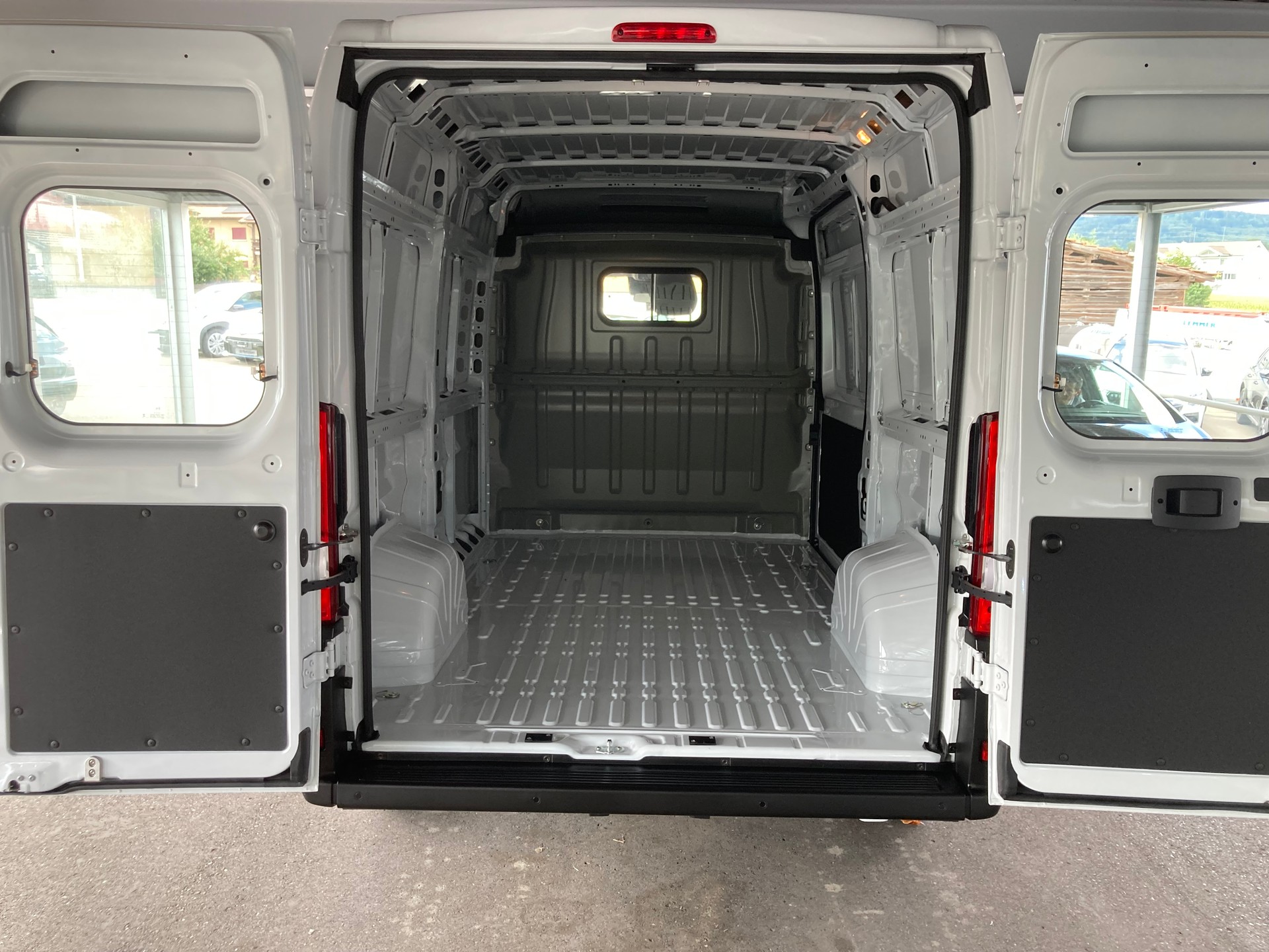 CITROEN Jumper 35 2.2 BlueHDi 140 L2H2 Kasten-image-8