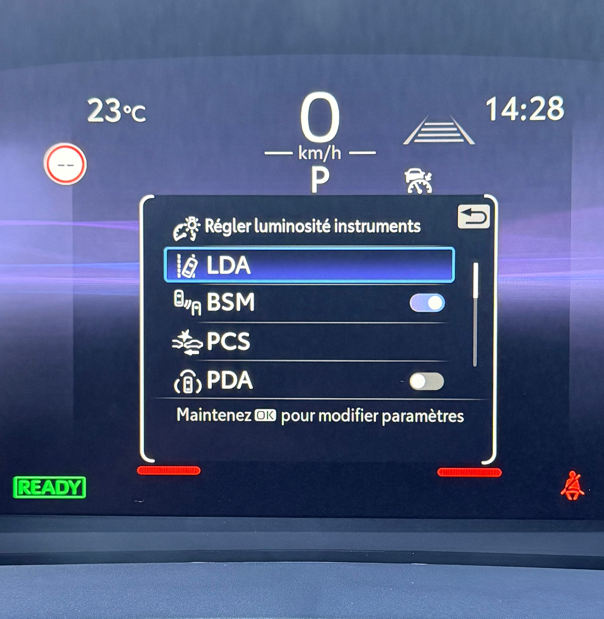 TOYOTA C-HR 1.8 HSD CVT Swiss Edition-image-28