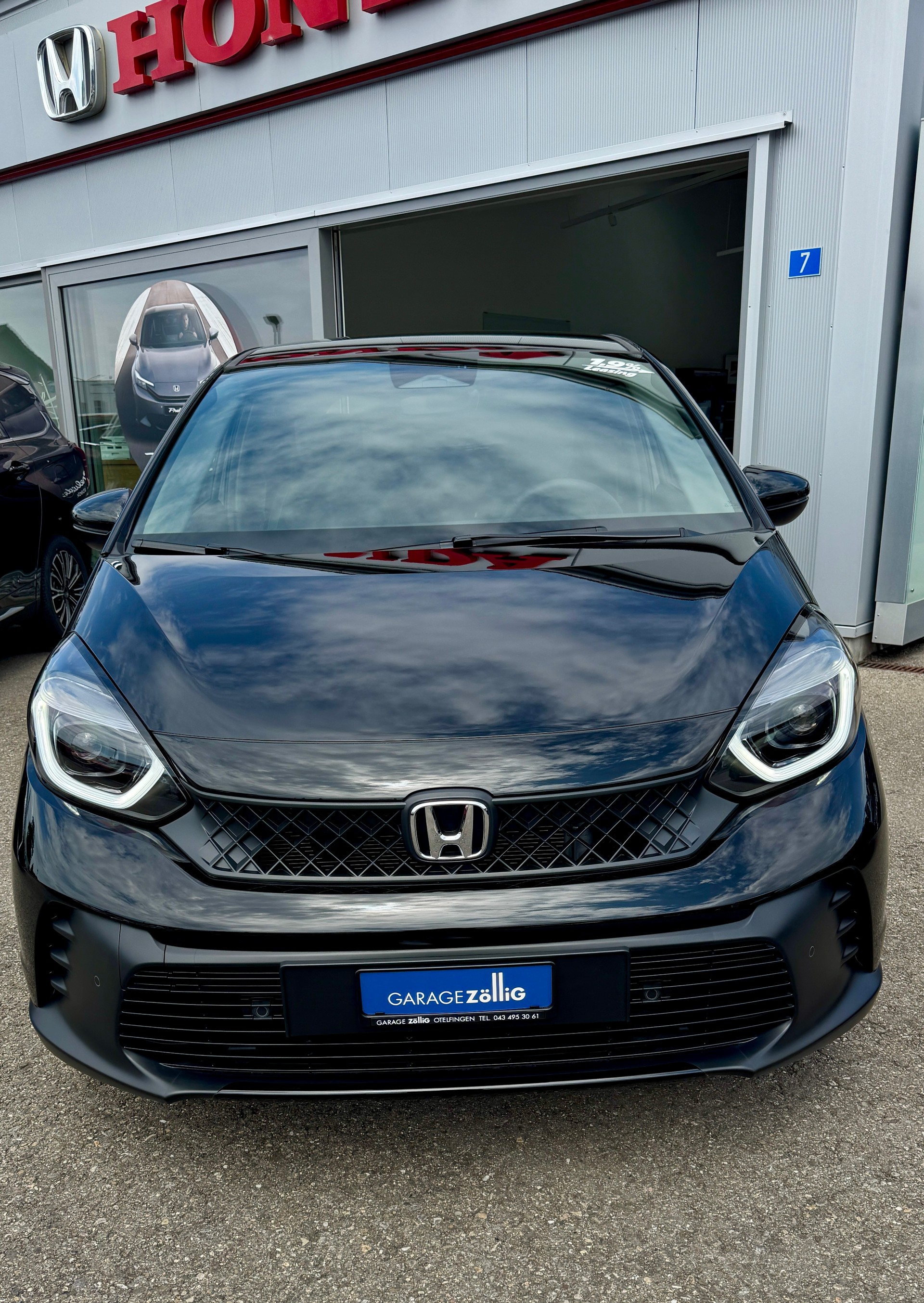 HONDA Jazz 1.5i-MMD Advance E-CVT 1.9% Leasing Aktion unschlagbar mit 8 Jahren Garantie-showroom-element-2