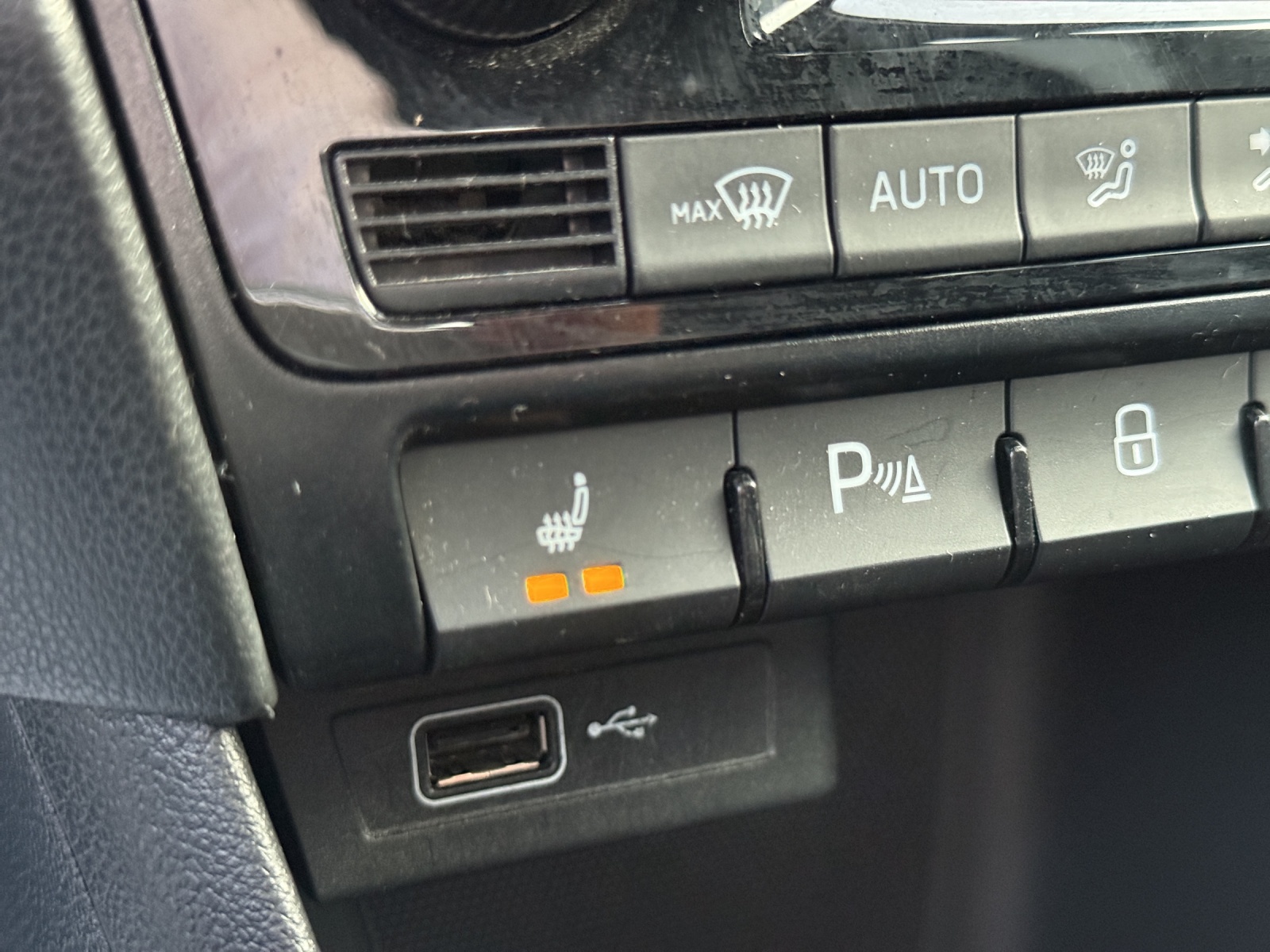 SKODA Rapid Spaceback 1.0 TSI Ambition-image-23