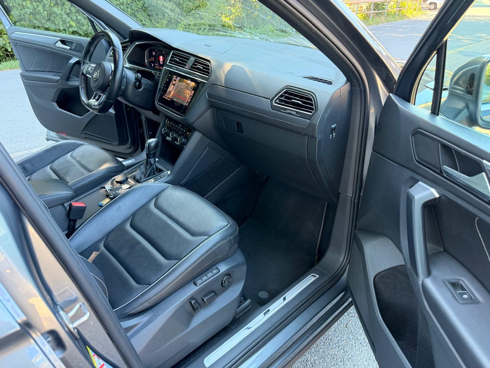 VW Tiguan 2.0TSI R-Line 4Motion DSG-image-10