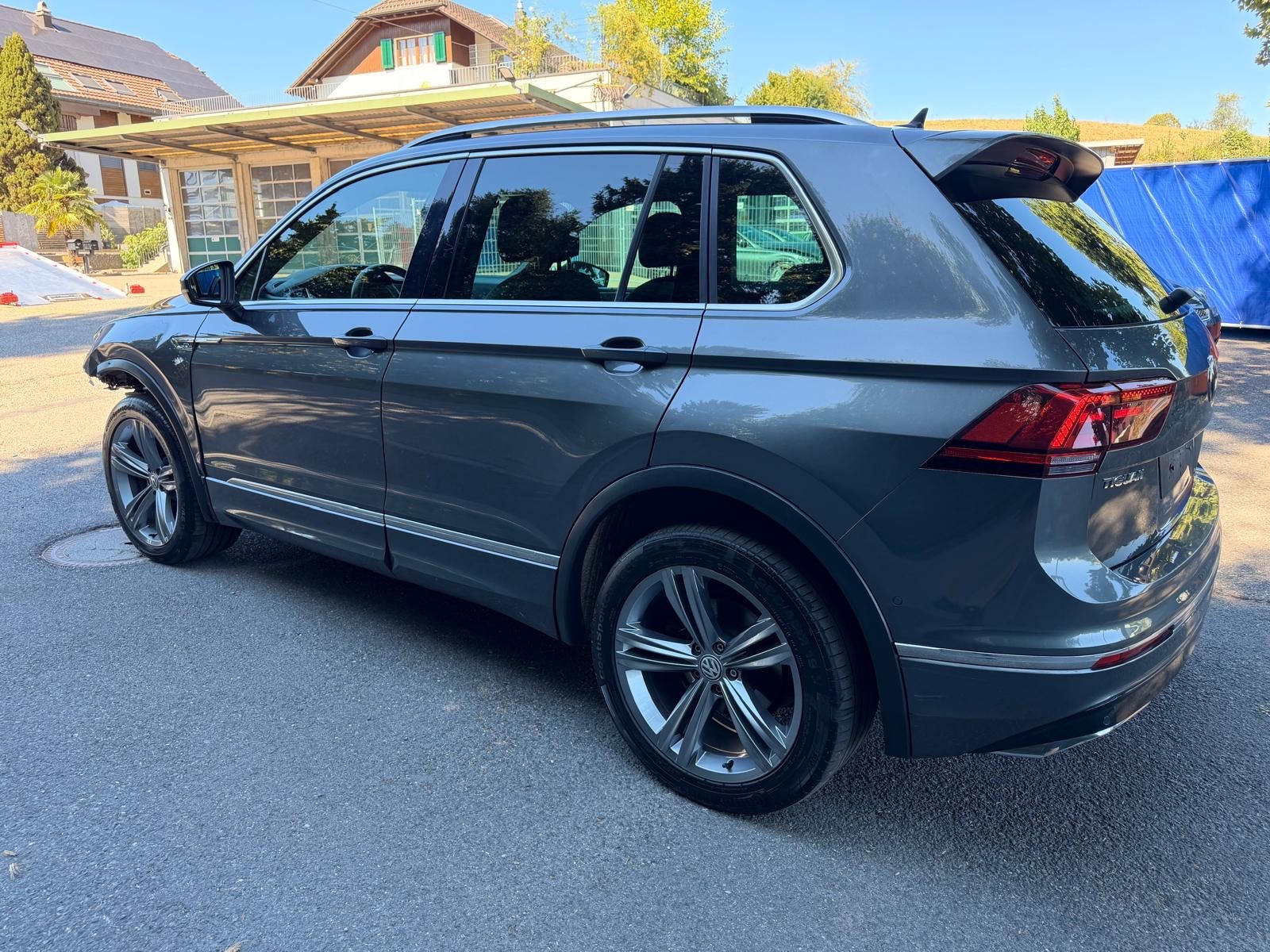 VW Tiguan 2.0TSI R-Line 4Motion DSG-image-2