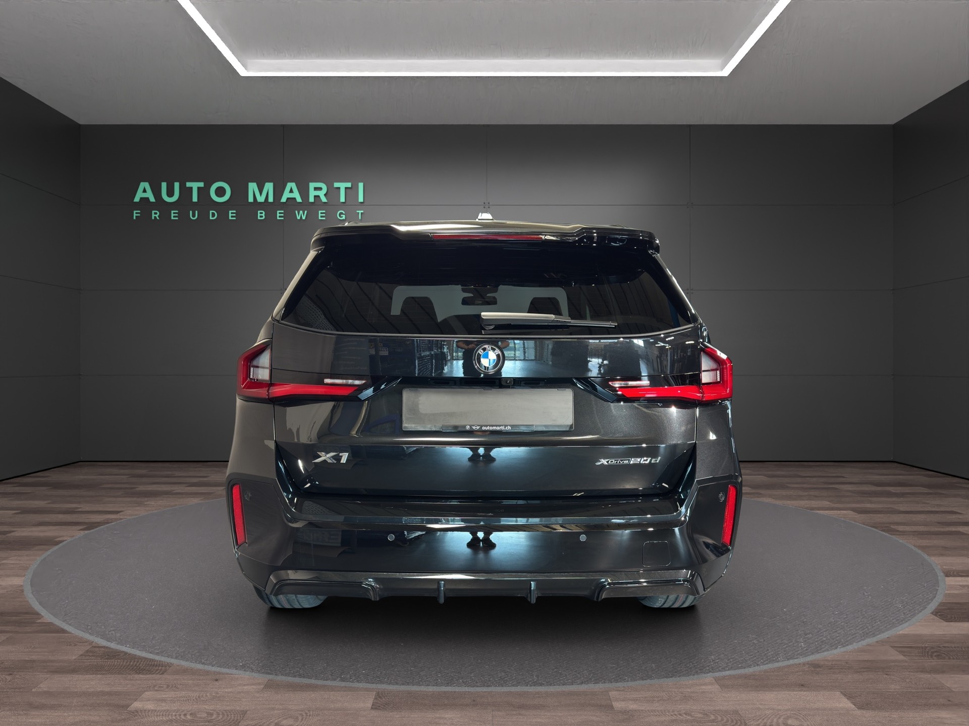 BMW X1 20d xDrive-showroom-element-2