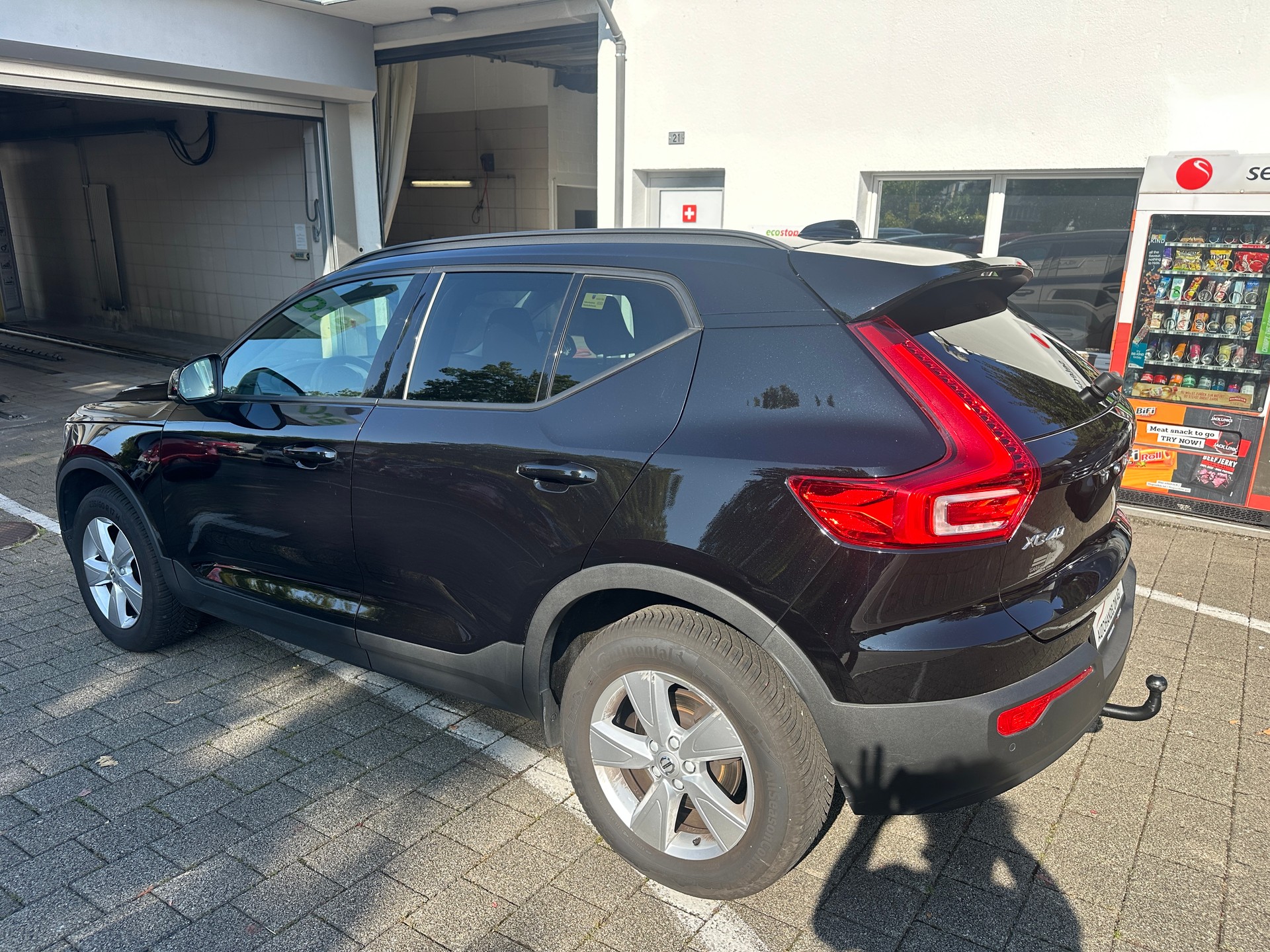 VOLVO XC40 T2 Momentum Light Geartronic-image-18