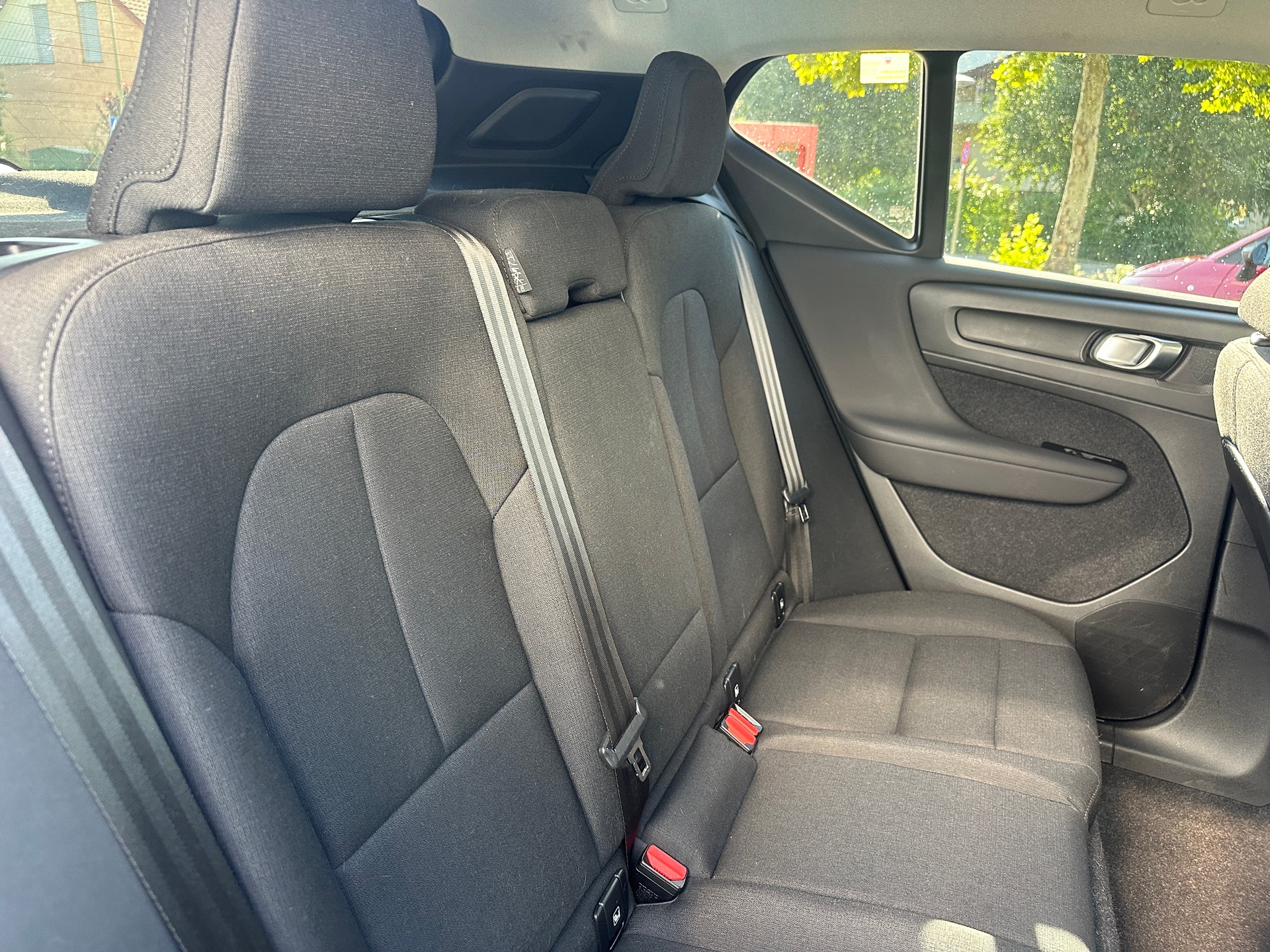 VOLVO XC40 T2 Momentum Light Geartronic-image-27