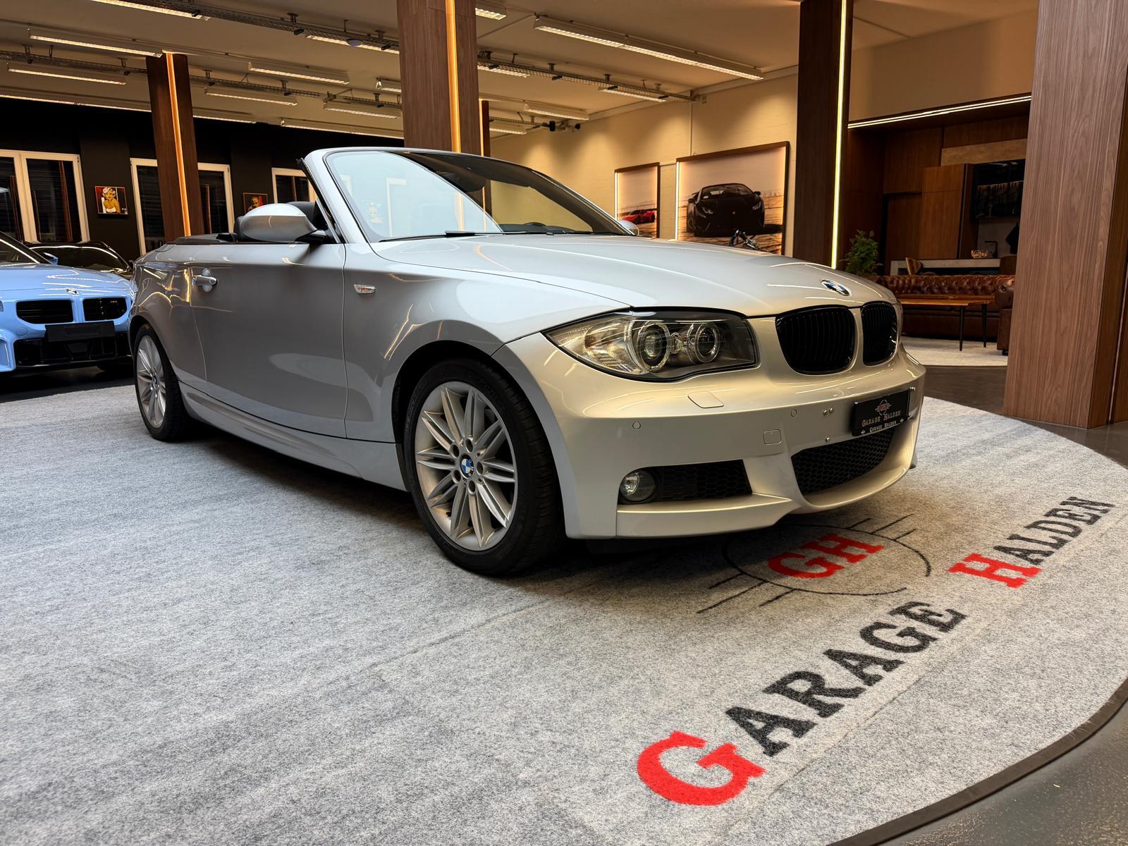 BMW 120i Cabrio-showroom-element-1
