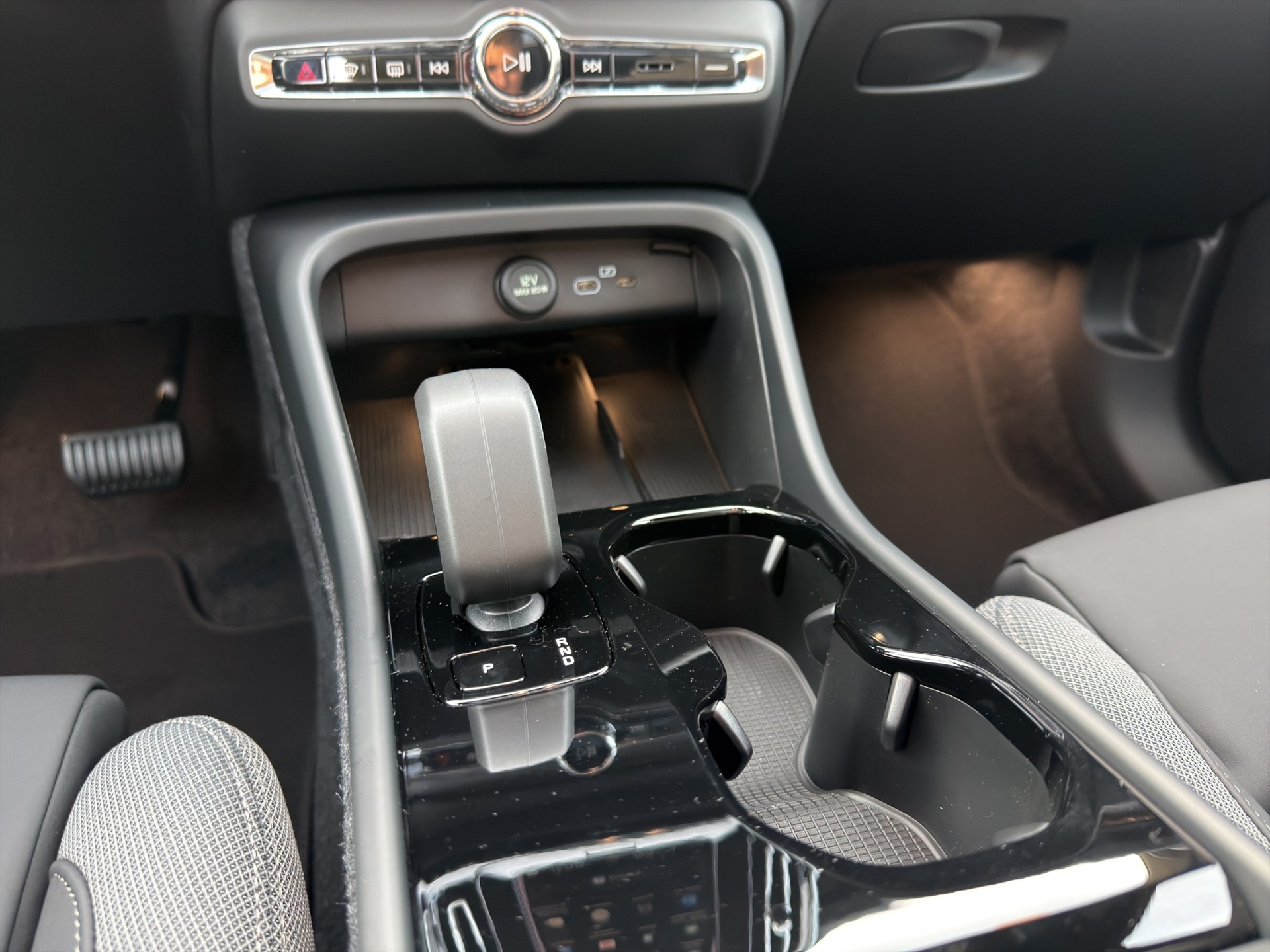 VOLVO EX40 Extended Ultra-image-13