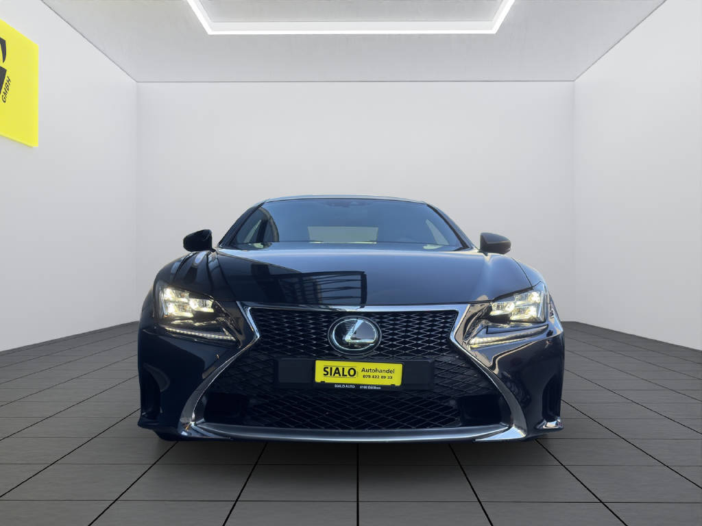 LEXUS RC 200t F-Sport-showroom-element-1