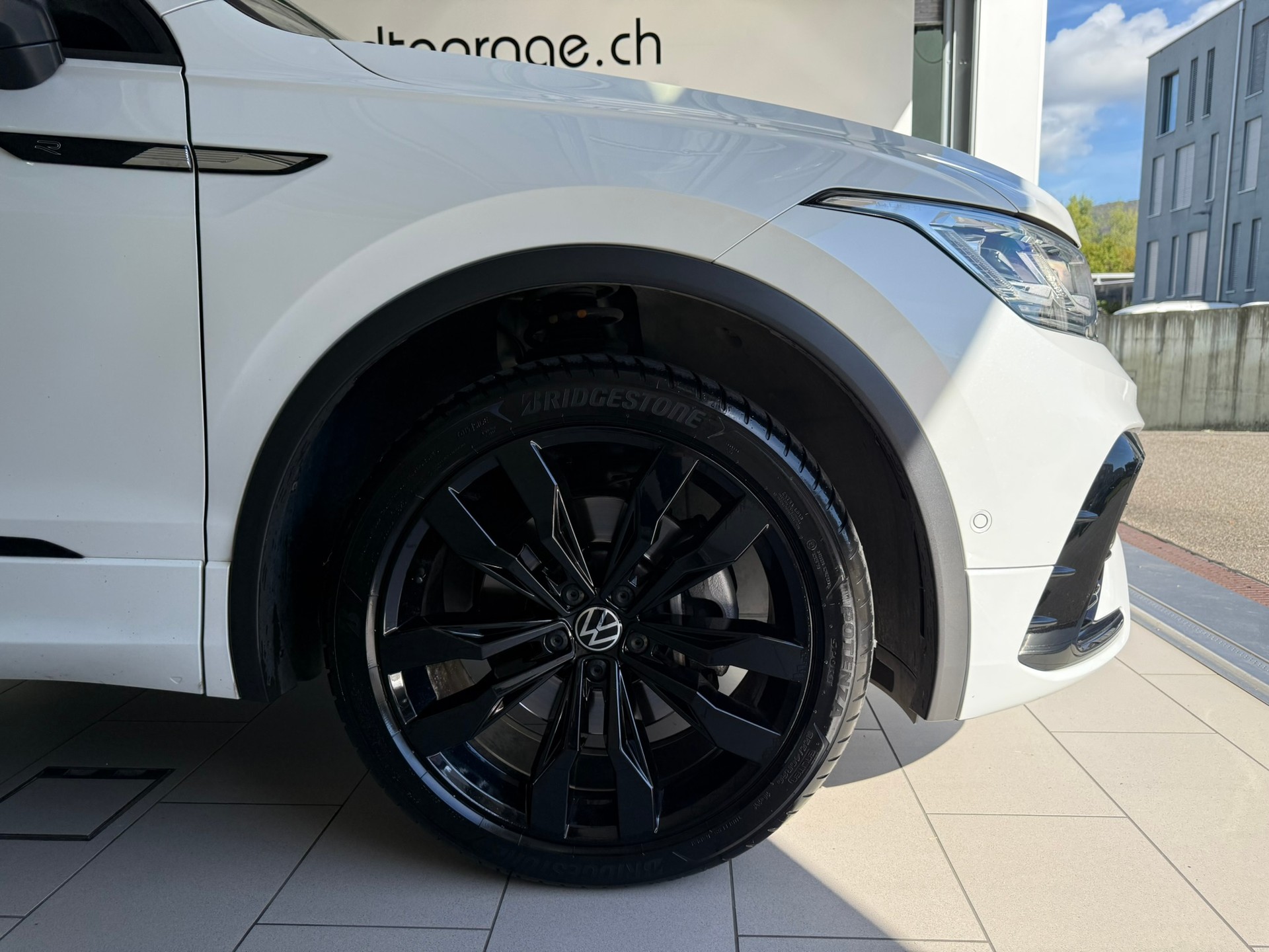 VW Tiguan 2.0TSI R-Line 4Motion DSG-image-15