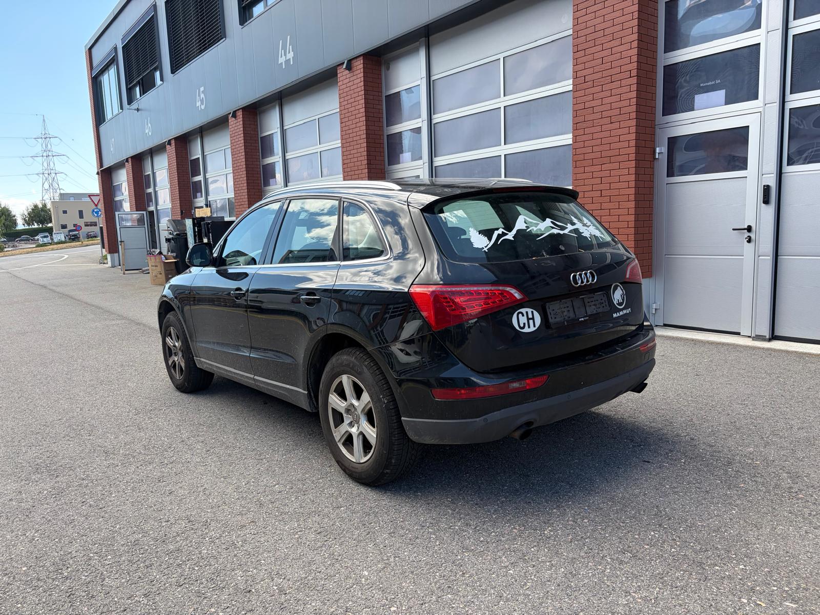 AUDI Q5 2.0 TFSI quattro S-tronic-image-4