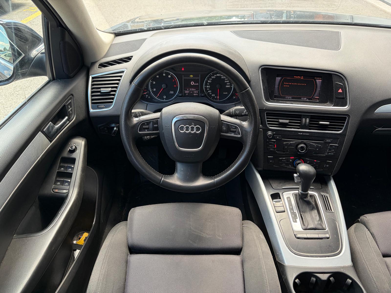 AUDI Q5 2.0 TFSI quattro S-tronic-image-13