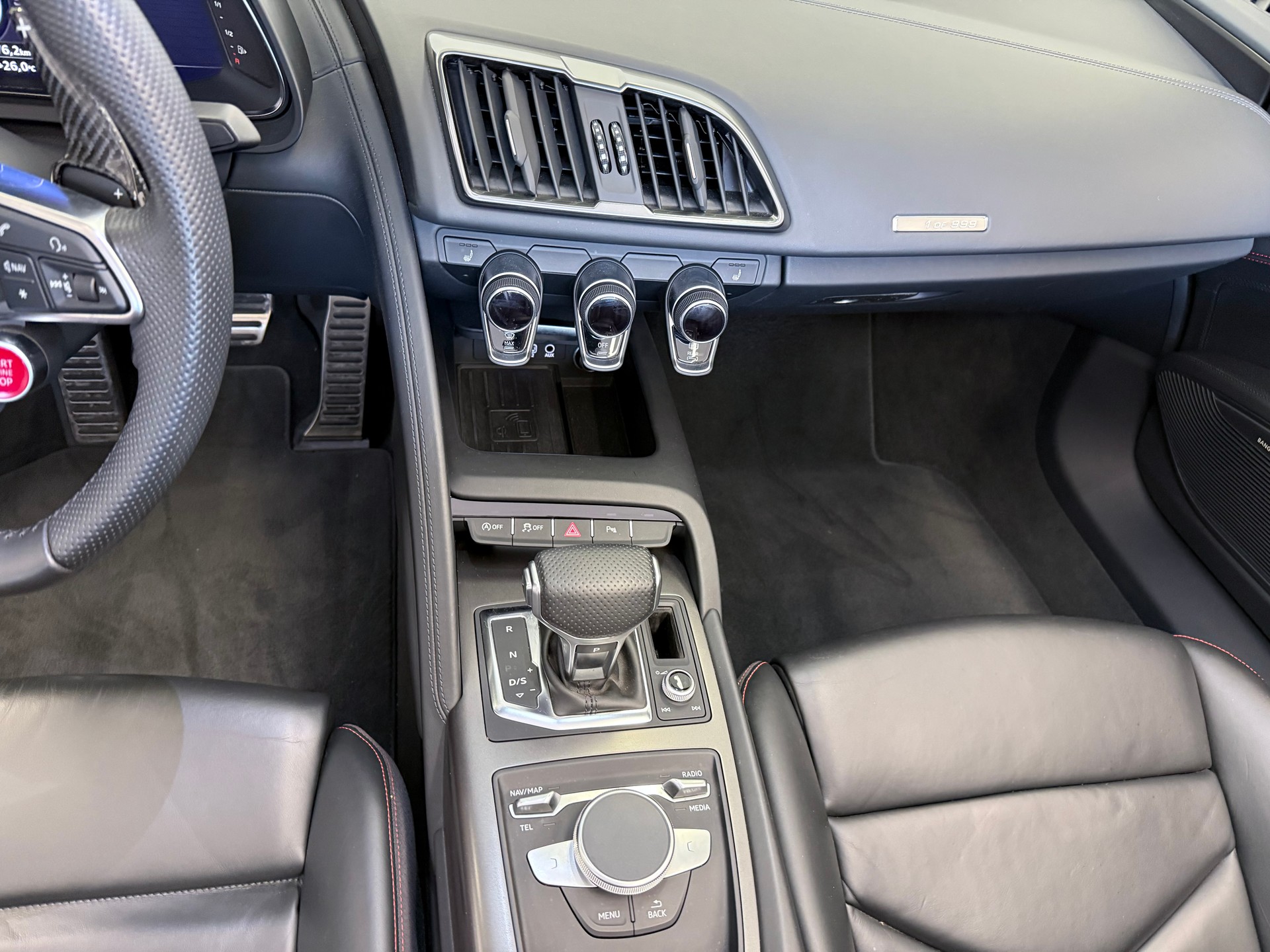 AUDI R8 Spyder 5.2 RWS S-Tronic-image-18