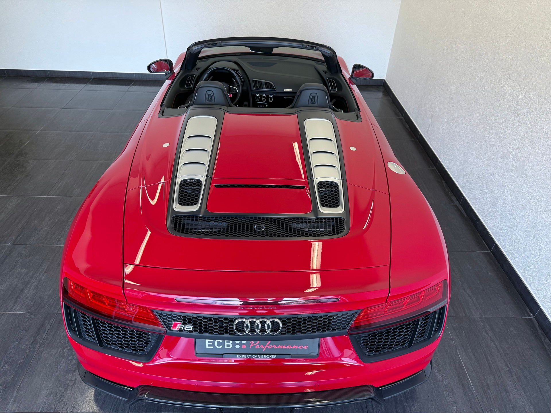AUDI R8 Spyder 5.2 RWS S-Tronic-image-11