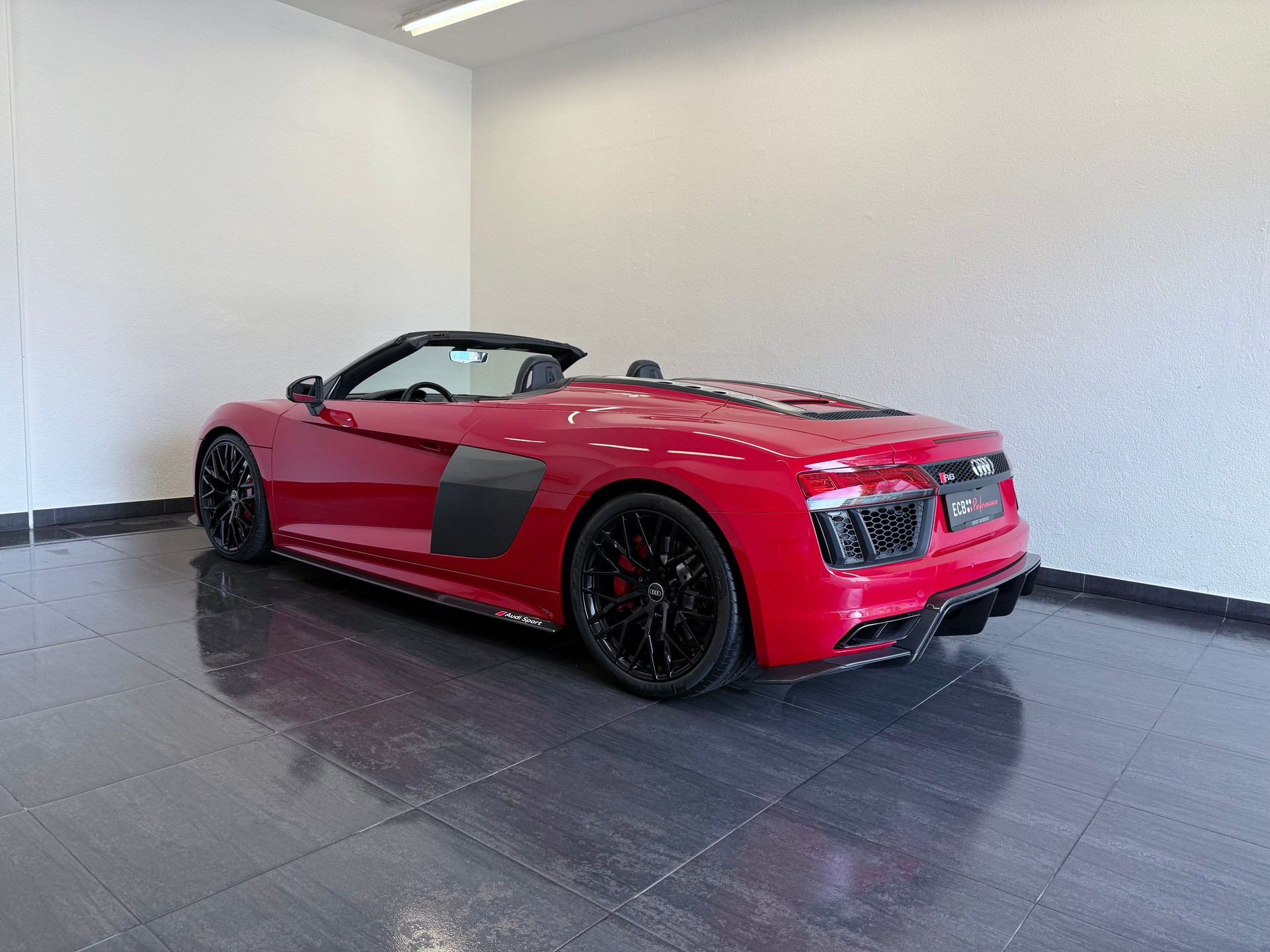 AUDI R8 Spyder 5.2 RWS S-Tronic-image-7