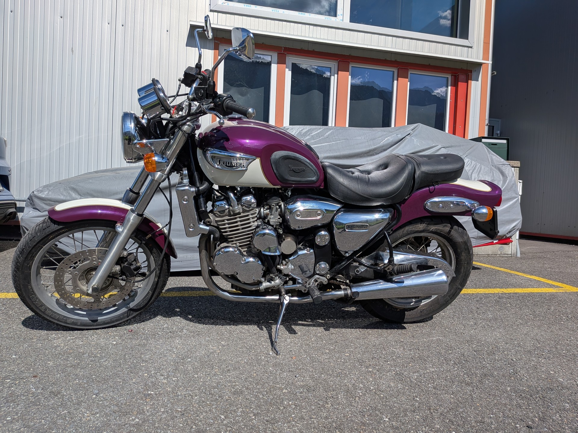 TRIUMPH Adventurer 900-image-0