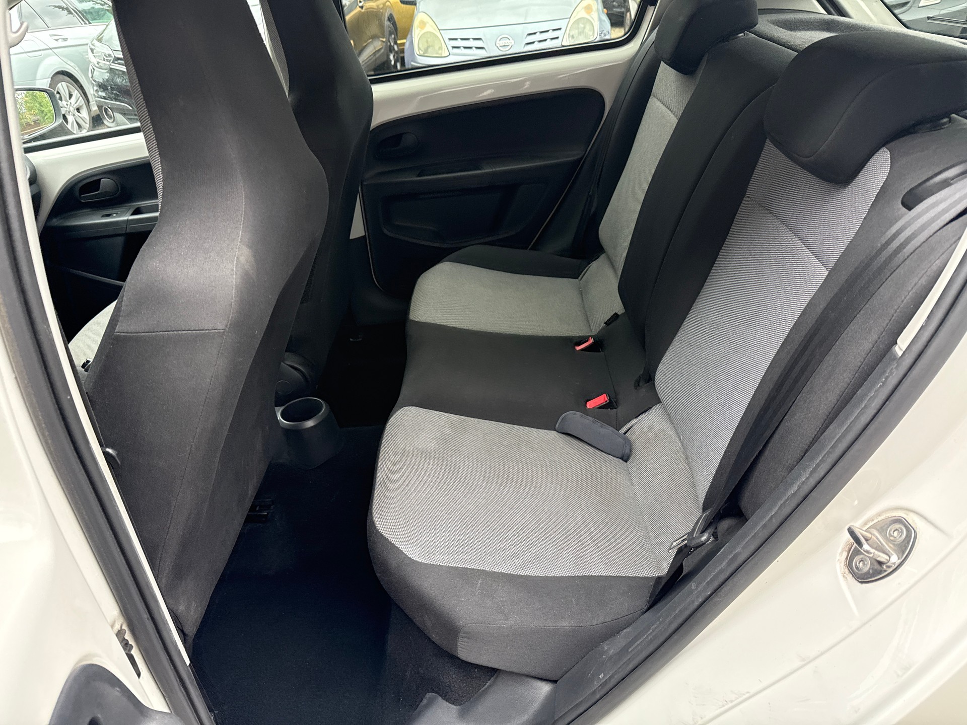 SKODA Citigo 1.0 Elegance-image-11