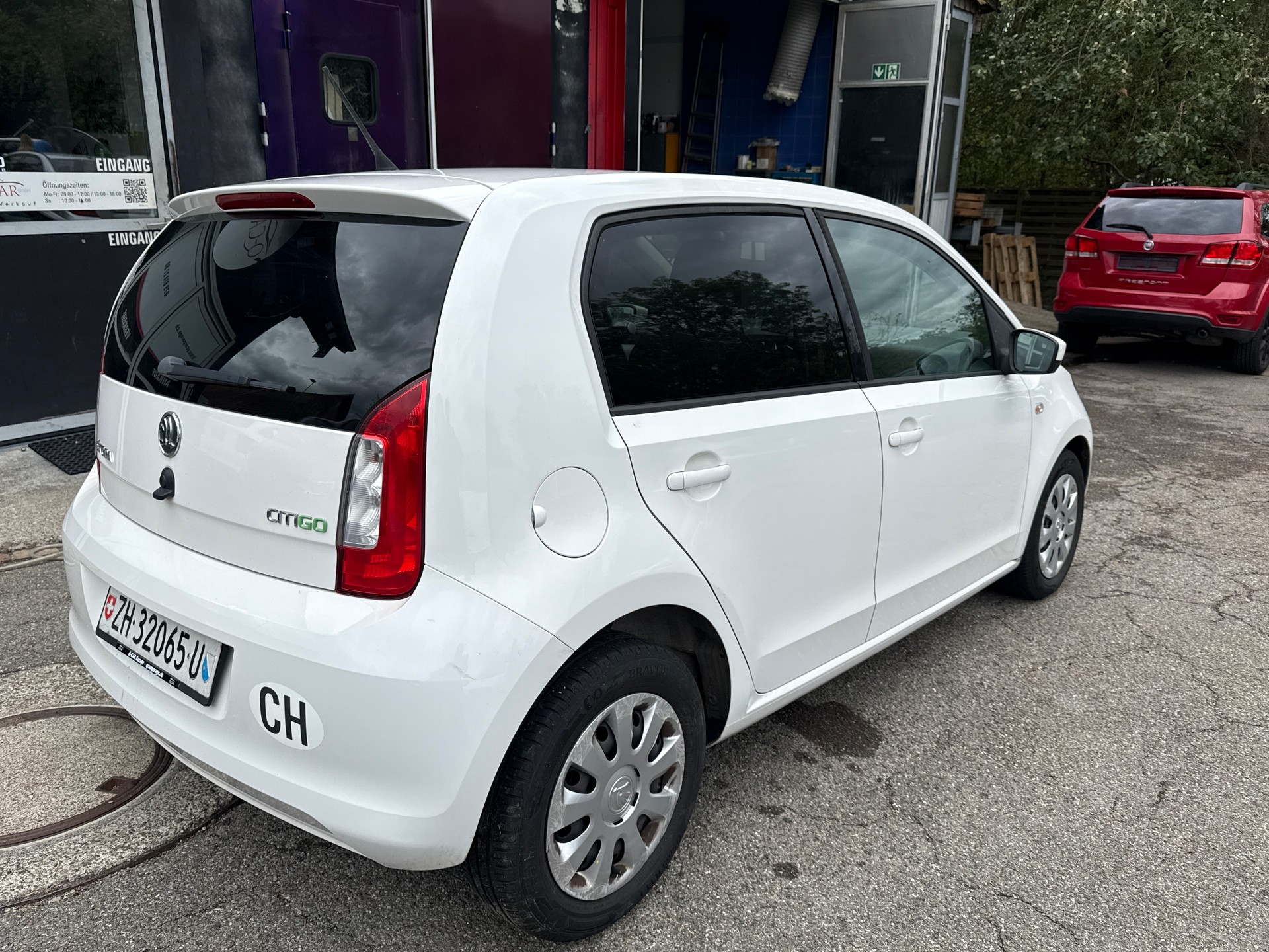 SKODA Citigo 1.0 Elegance-image-5