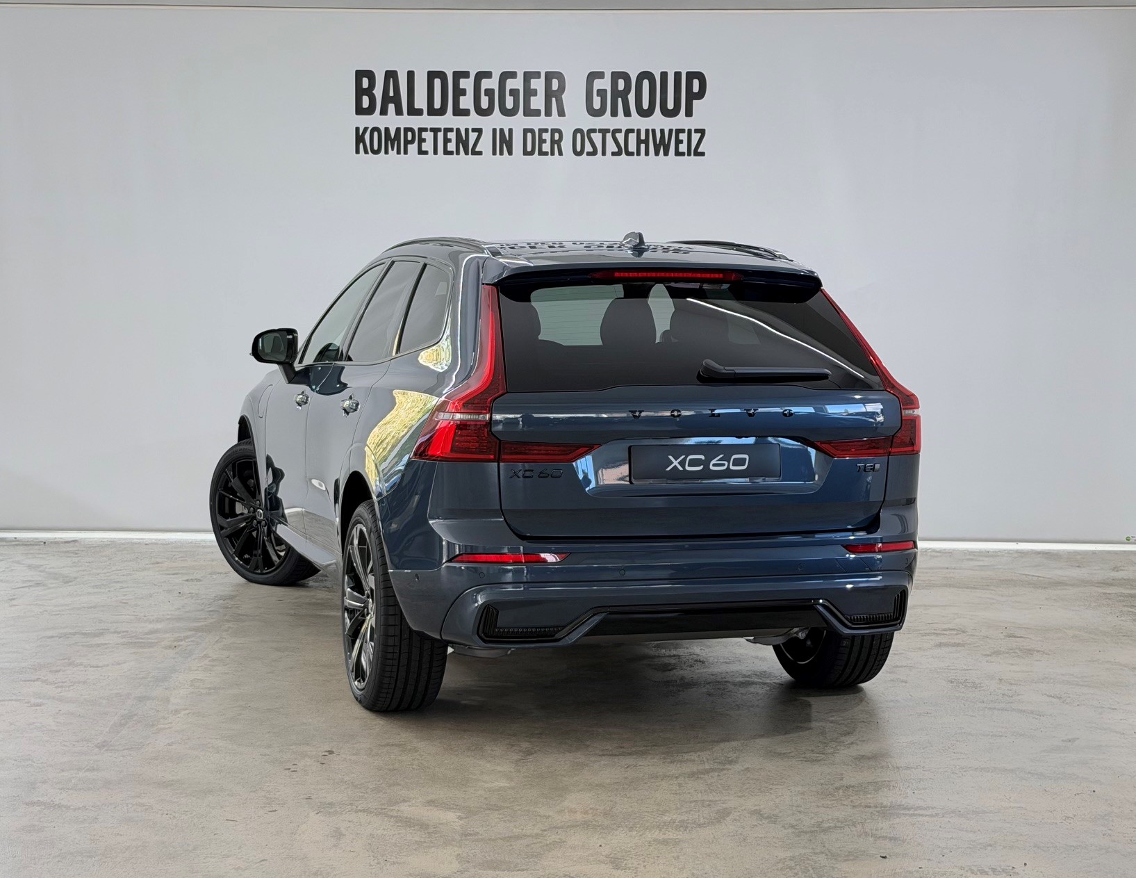 VOLVO XC60 2.0 T8 TE Black Edition e-showroom-element-1
