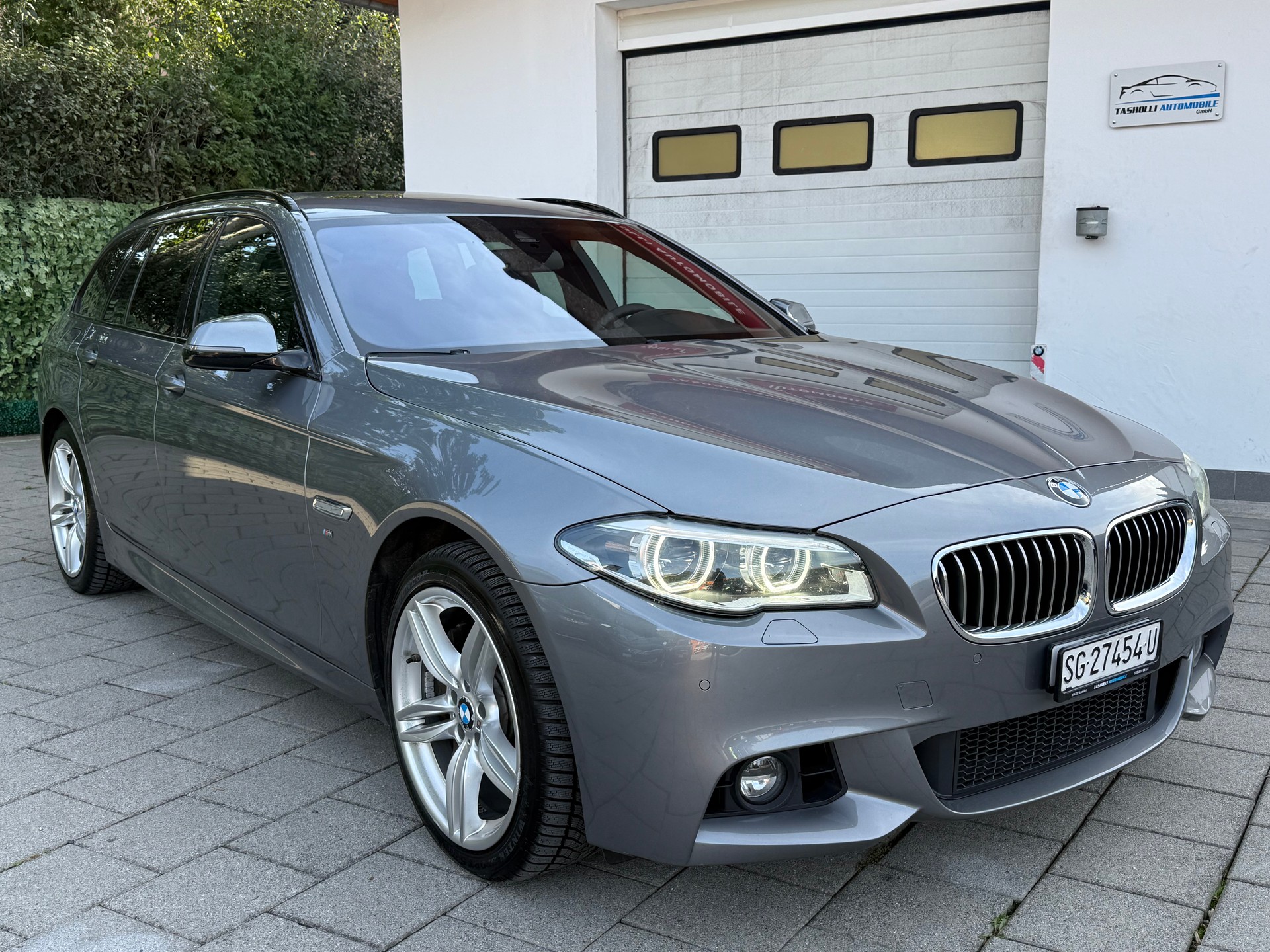 BMW 535d Touring xDrive Steptronic-showroom-element-1