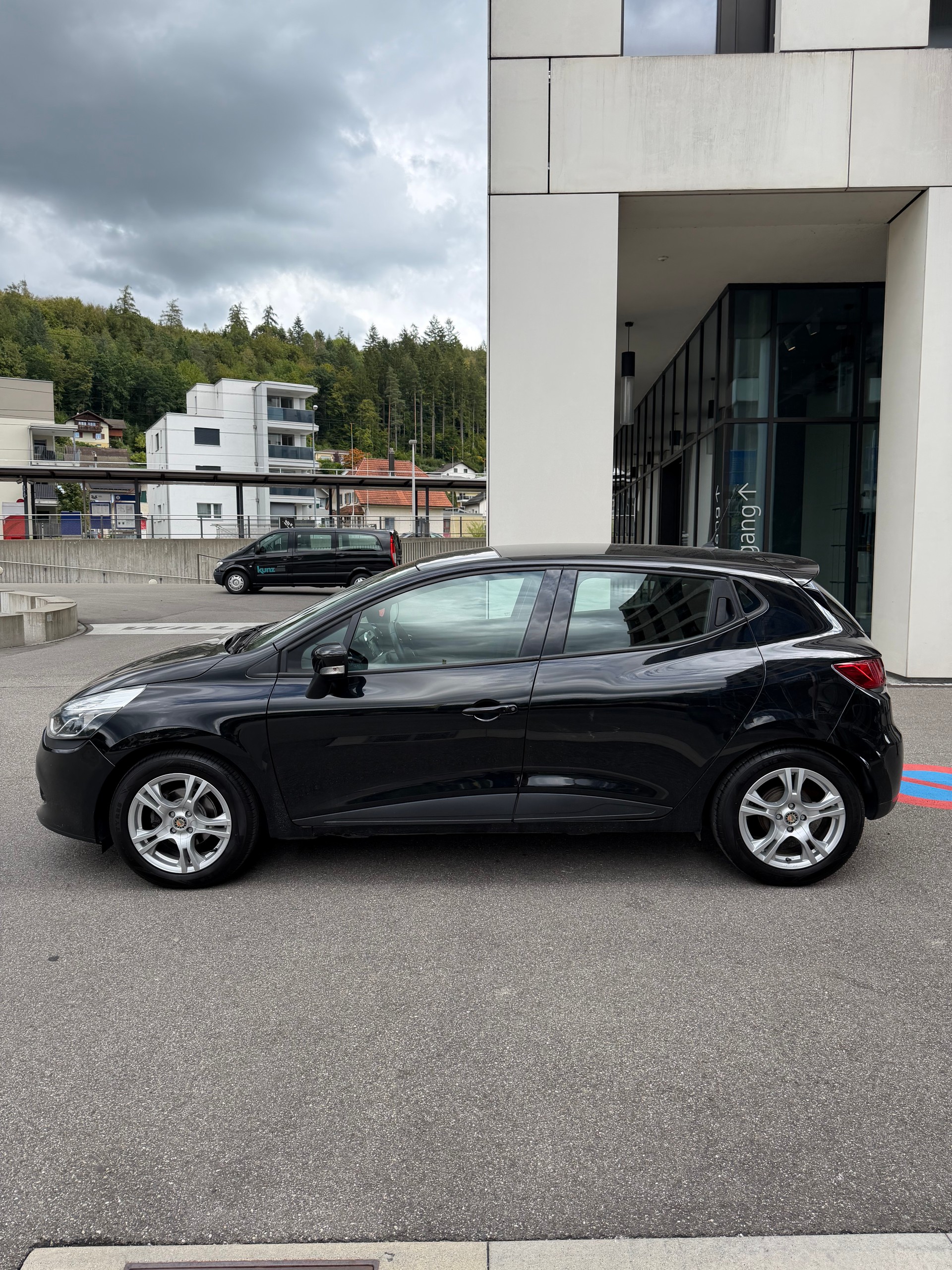 RENAULT Clio 0.9 12V Expression-showroom-element-2