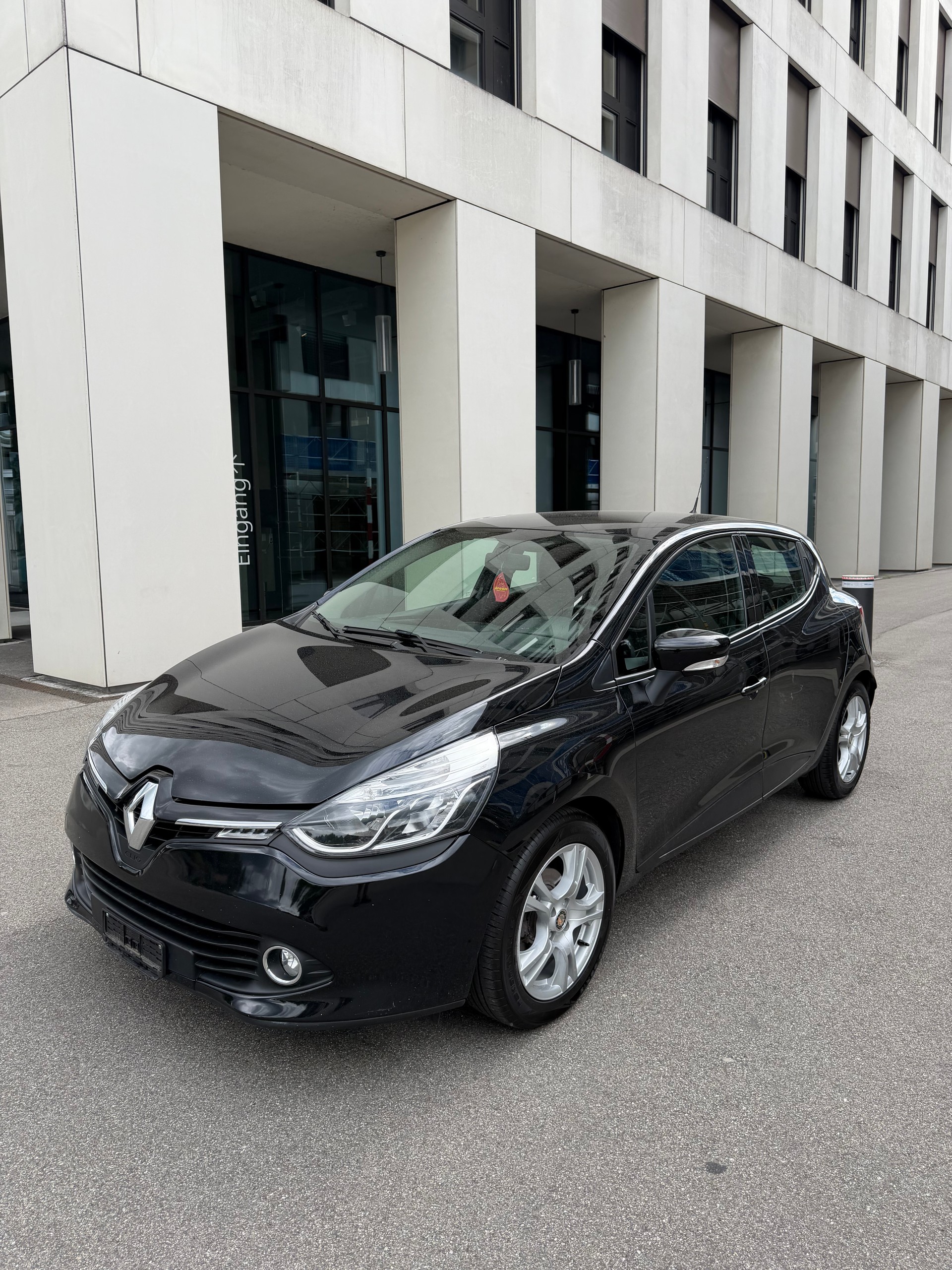 RENAULT Clio 0.9 12V Expression-showroom-element-1