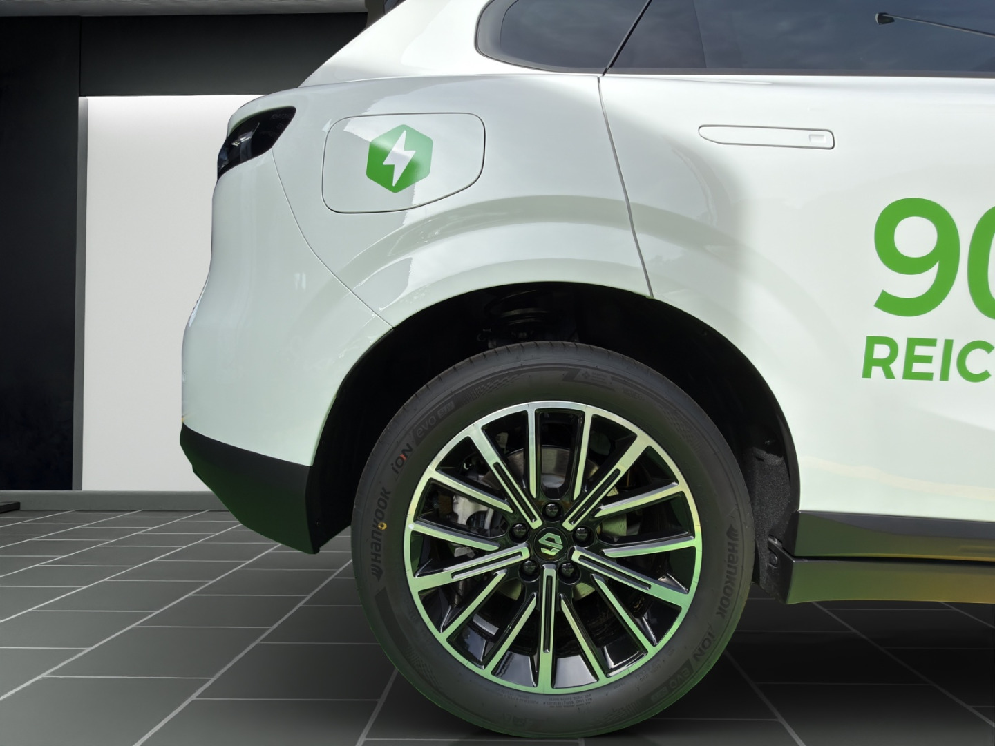 LEAPMOTOR B10 1.5 Hybrid EV-image-6