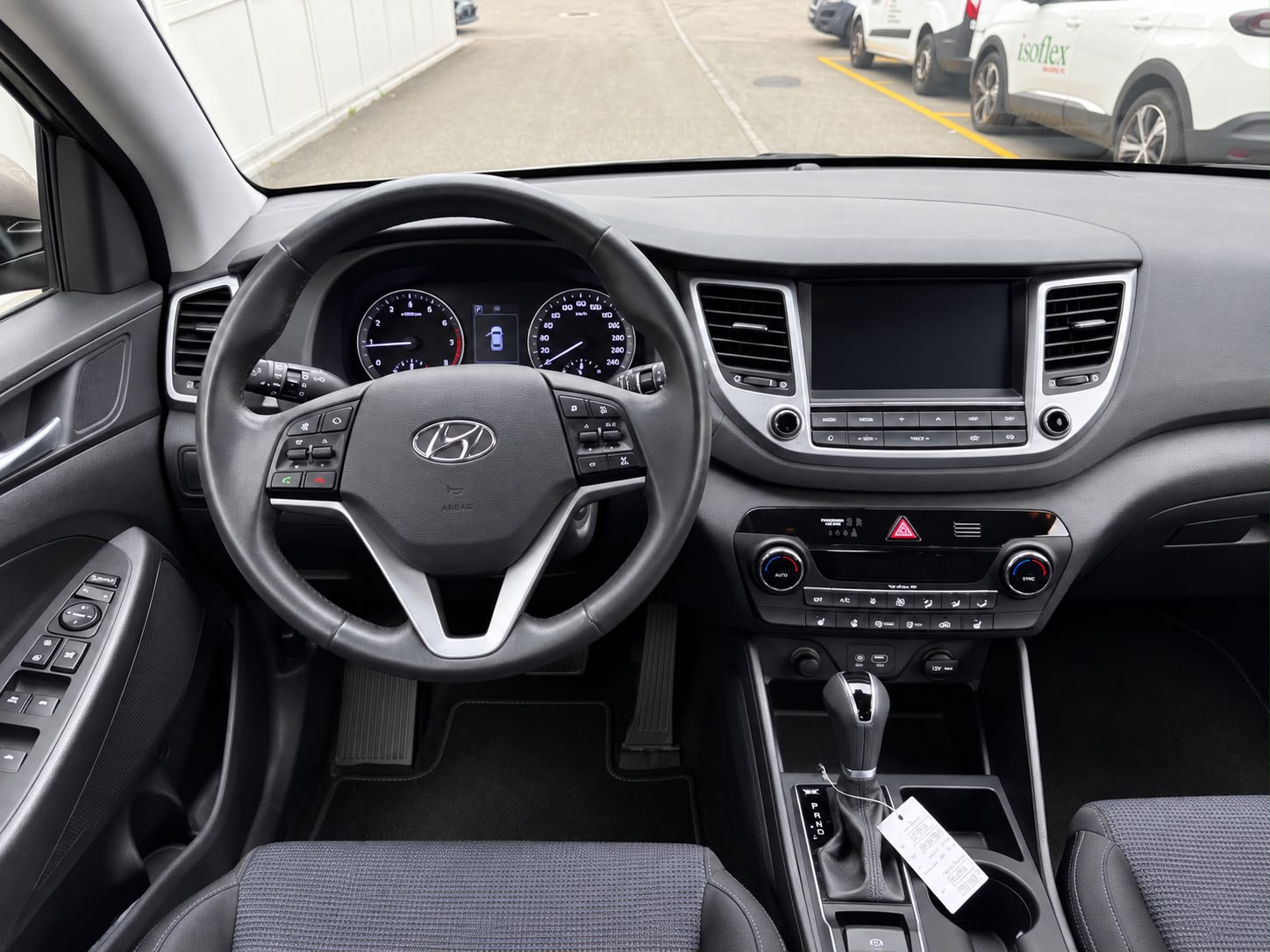 HYUNDAI Tucson 1.6 TGDI Plena 4WD Automatic-image-10