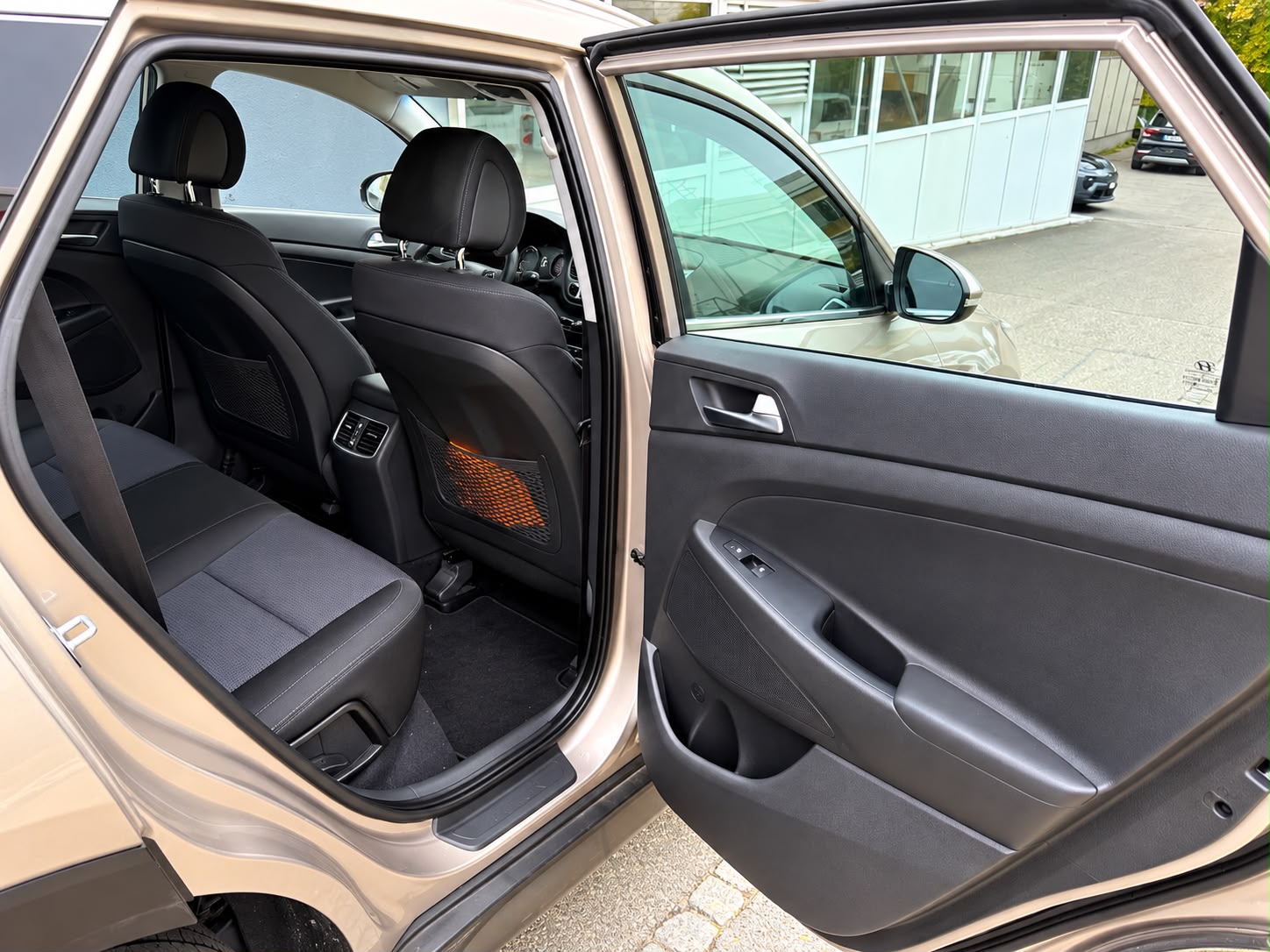 HYUNDAI Tucson 1.6 TGDI Plena 4WD Automatic-image-23