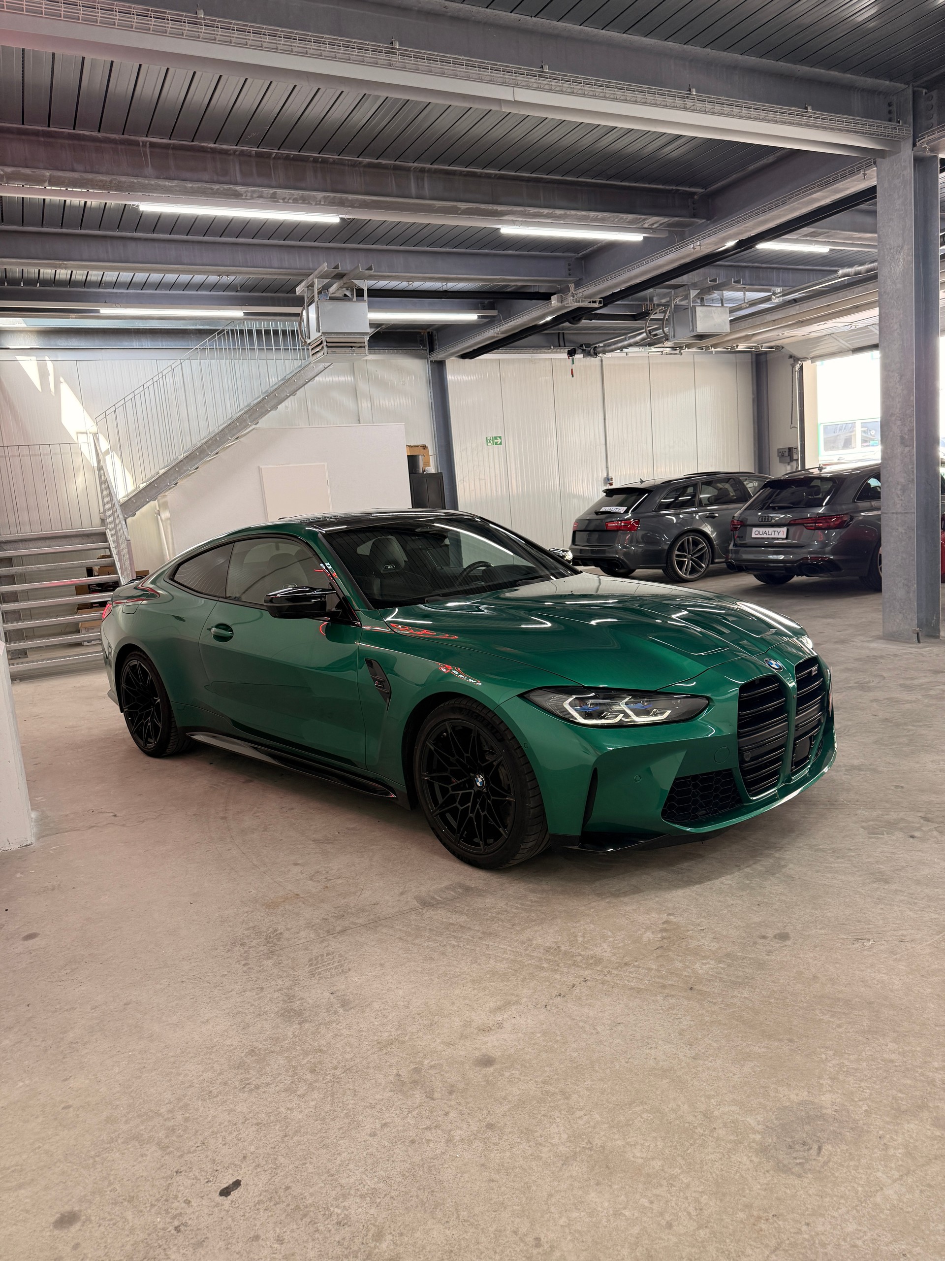 BMW M4 Coupé Competition-showroom-element-2