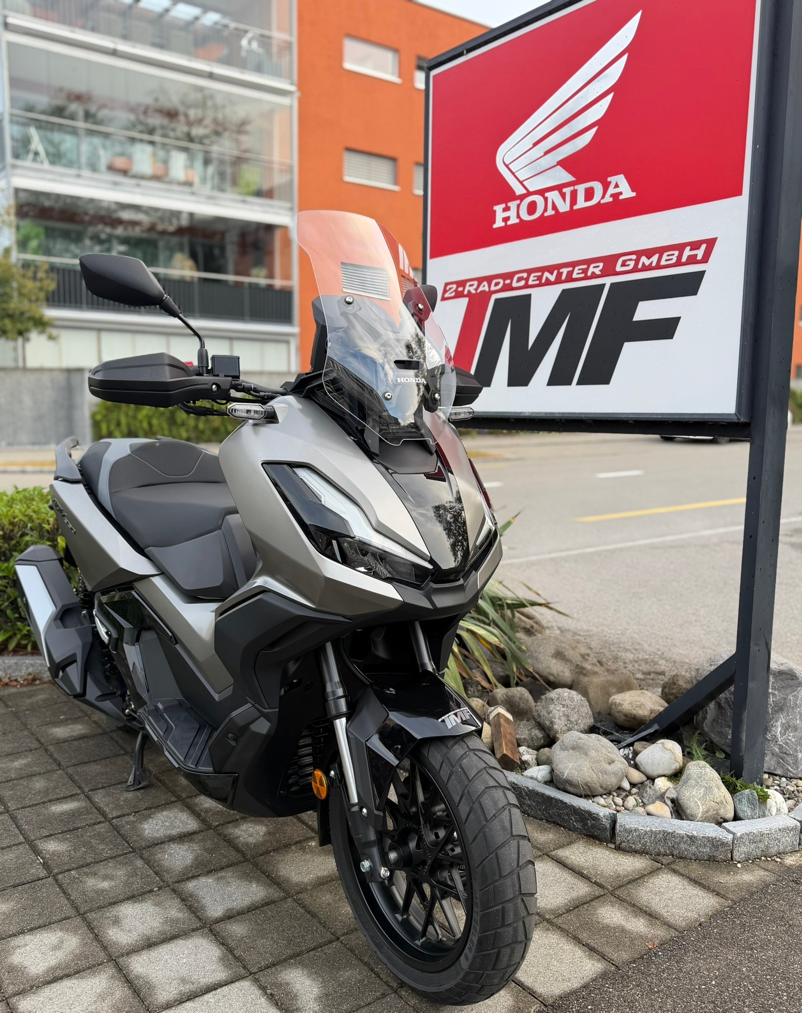 HONDA ADV 350-image-1