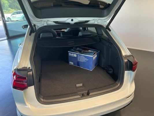 VW Golf Va1.5emHEVTSI R-Line-image-13