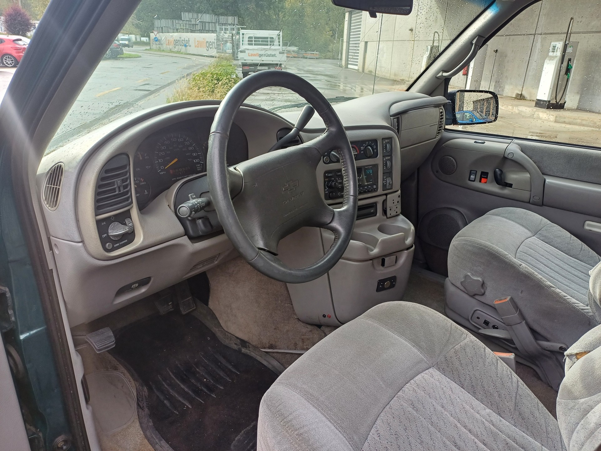 CHEVROLET Astro LT Extended 4x4-image-7
