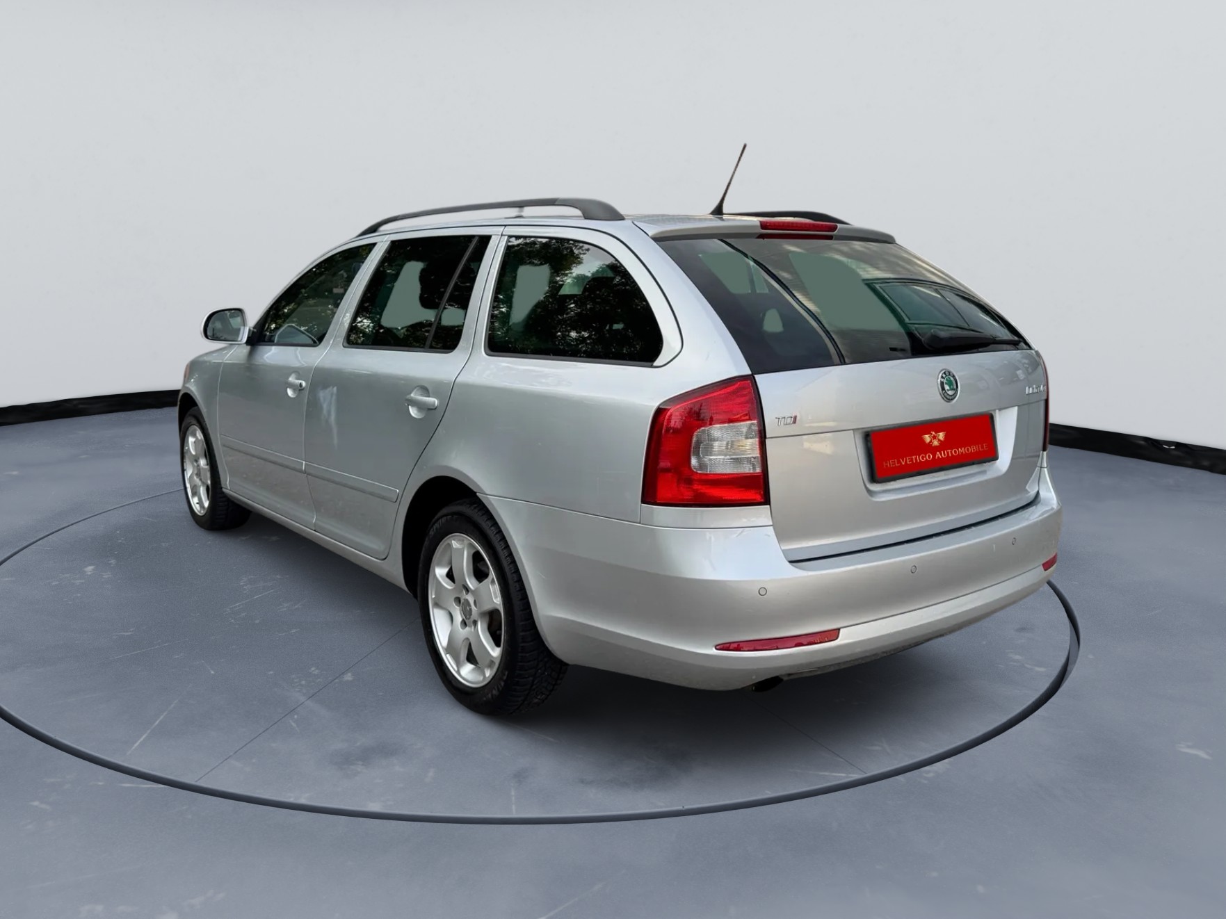 SKODA Octavia Combi 2.0 TDI Elegance DSG-image-6