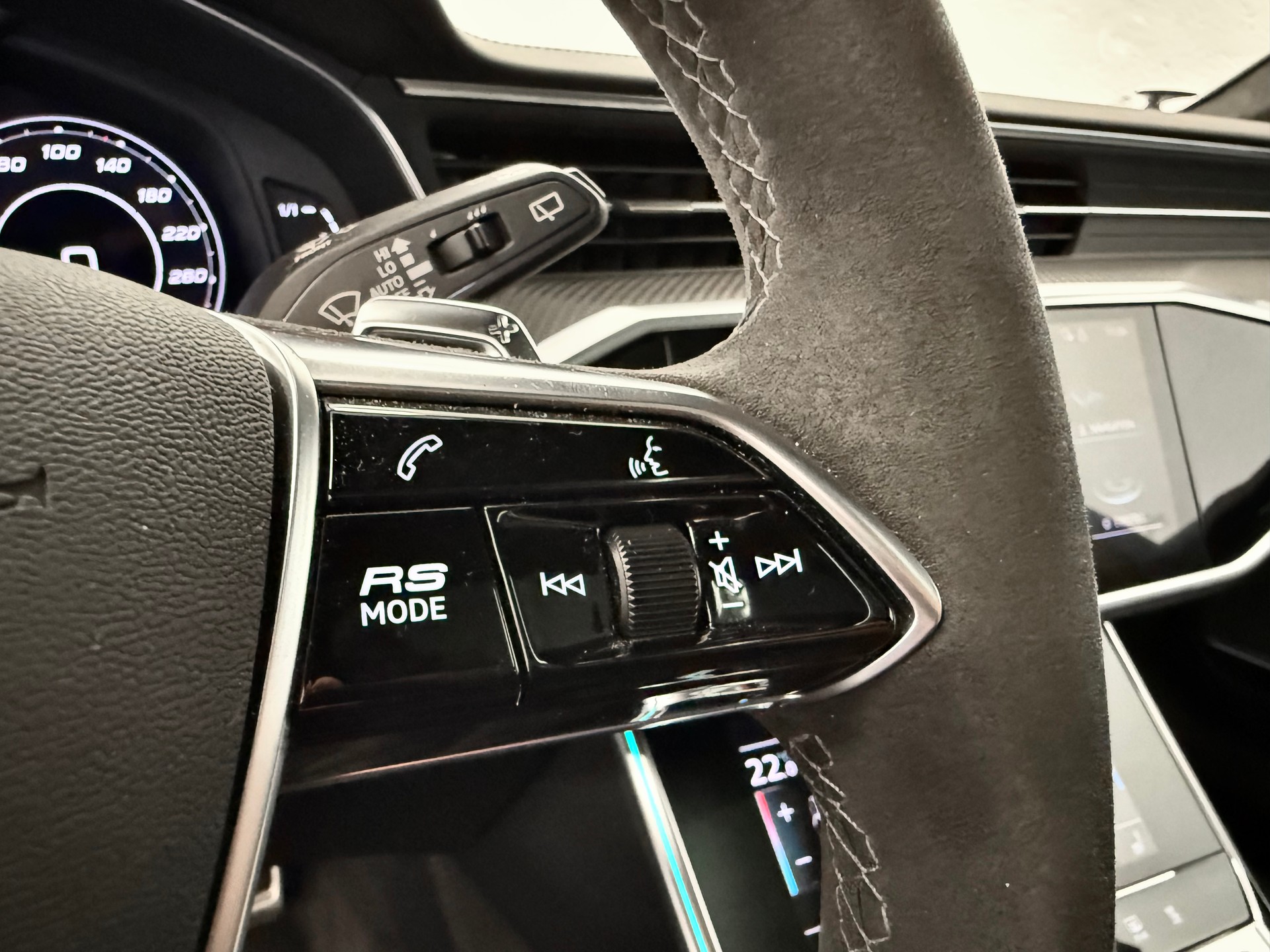 AUDI RS6 Avant 4.0 TFSI V8 quattro " 1 of 1"-image-30