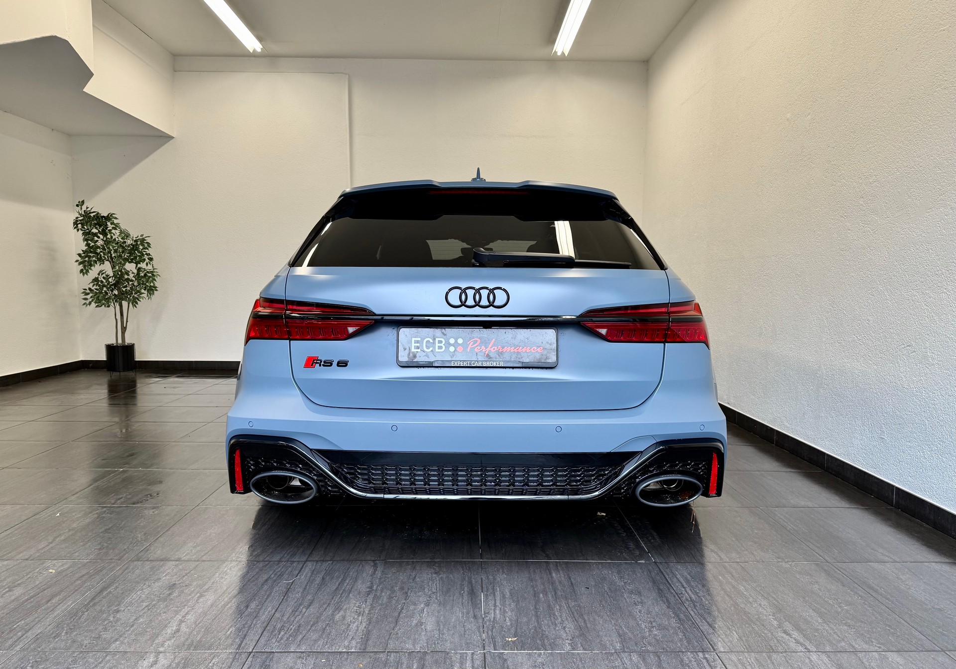 AUDI RS6 Avant 4.0 TFSI V8 quattro " 1 of 1"-image-10