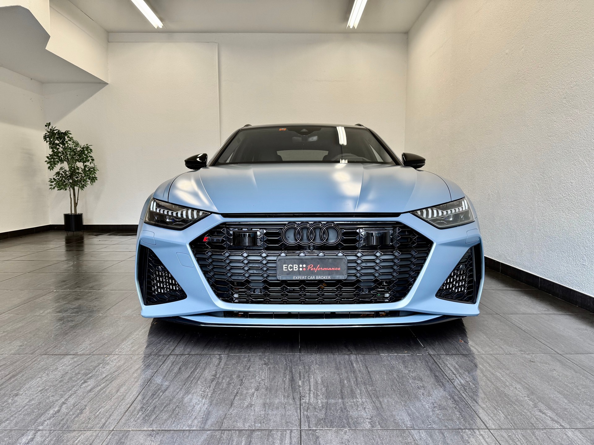 AUDI RS6 Avant 4.0 TFSI V8 quattro " 1 of 1"-showroom-element-3
