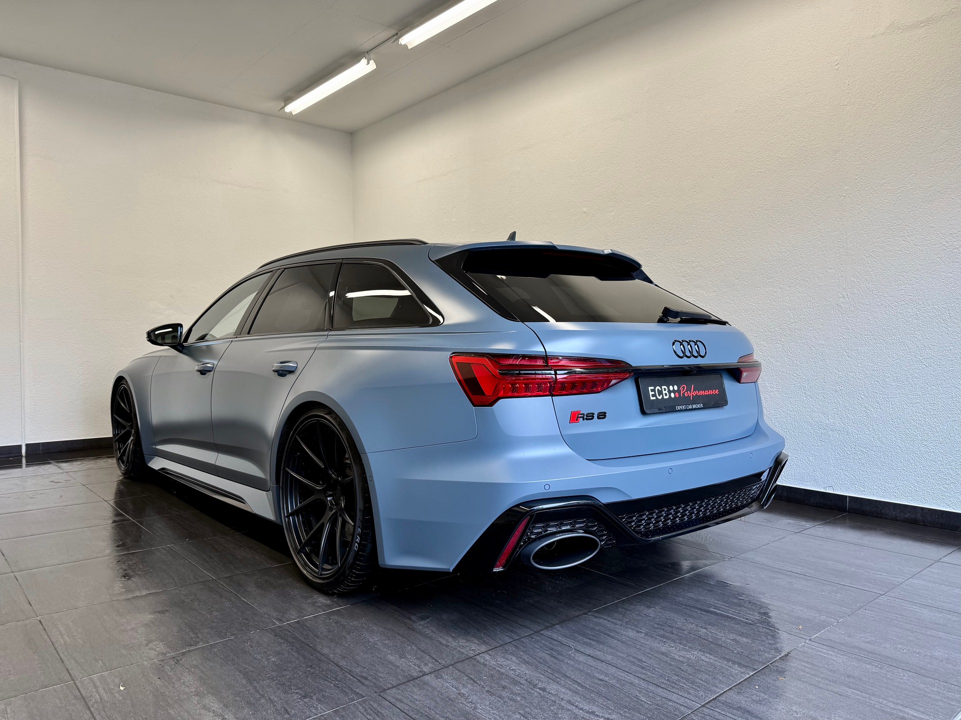 AUDI RS6 Avant 4.0 TFSI V8 quattro " 1 of 1"-image-8