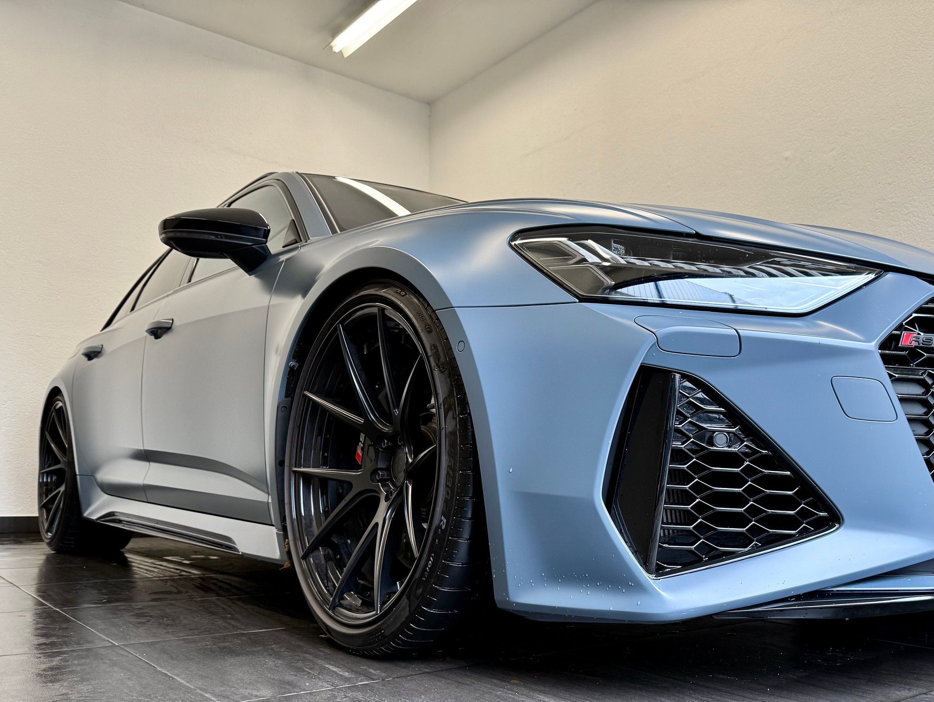AUDI RS6 Avant 4.0 TFSI V8 quattro " 1 of 1"-showroom-element-2