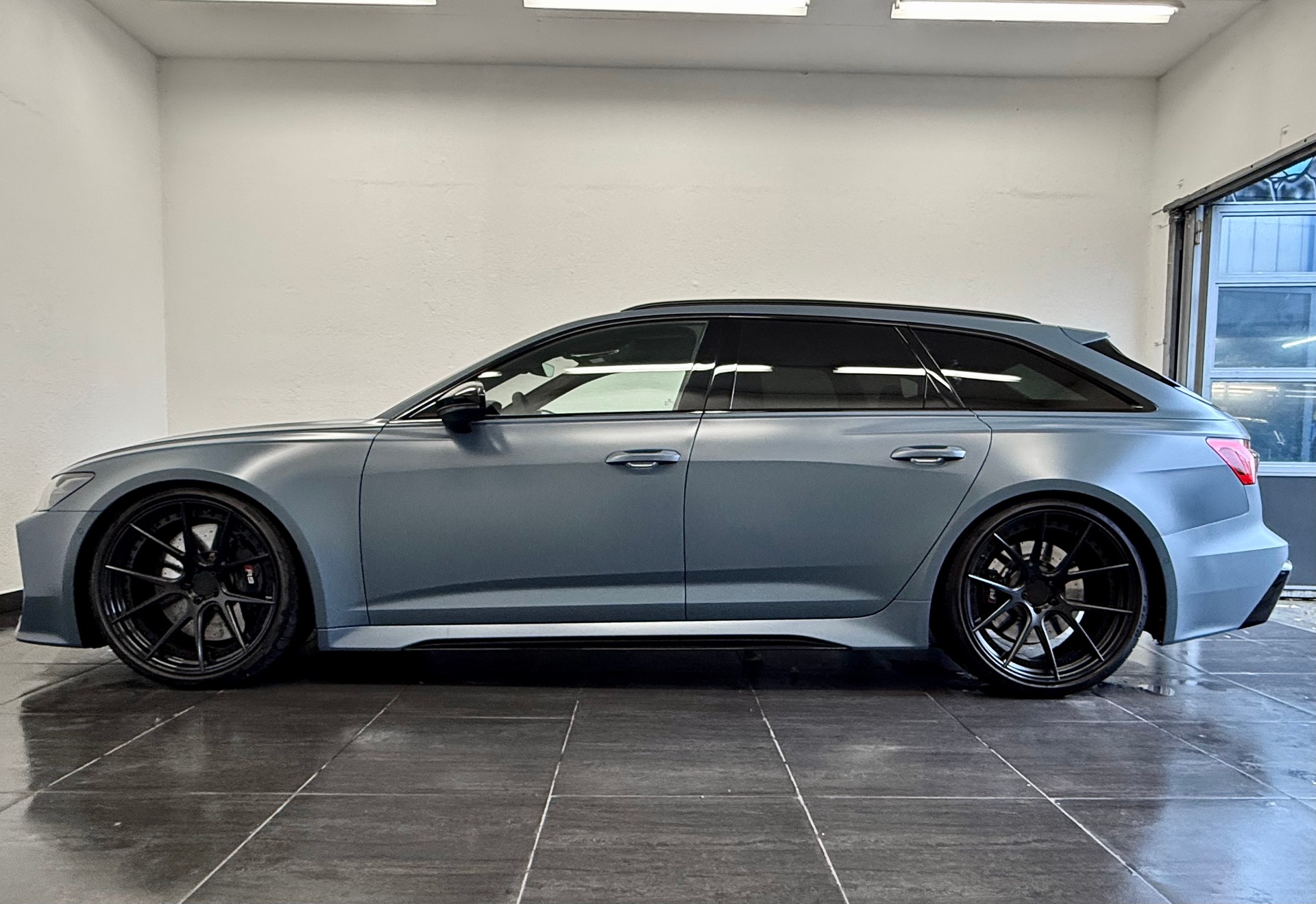 AUDI RS6 Avant 4.0 TFSI V8 quattro " 1 of 1"-image-6
