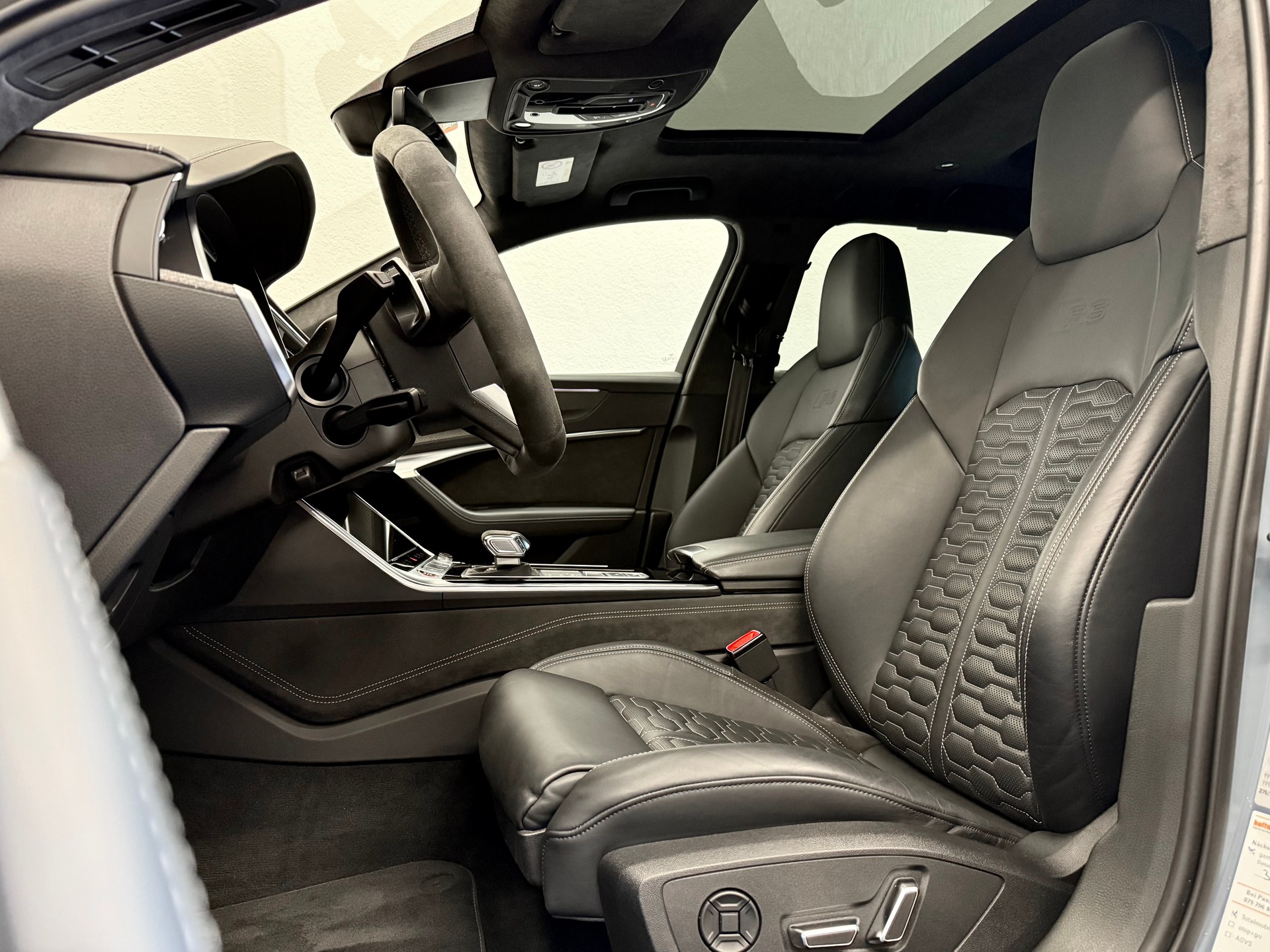 AUDI RS6 Avant 4.0 TFSI V8 quattro " 1 of 1"-image-19