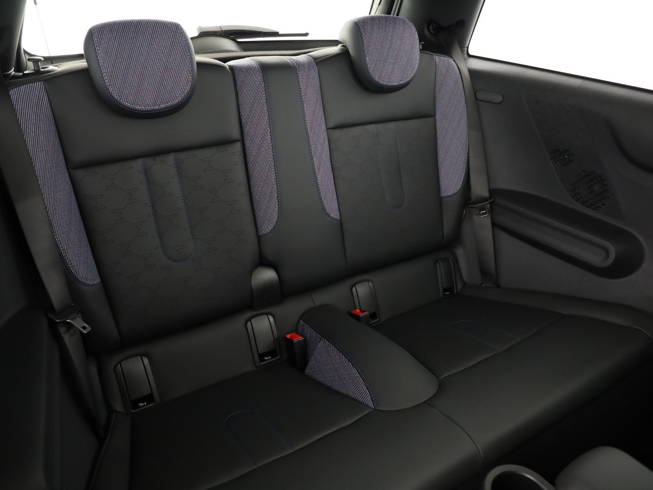 MINI Cooper C-image-12