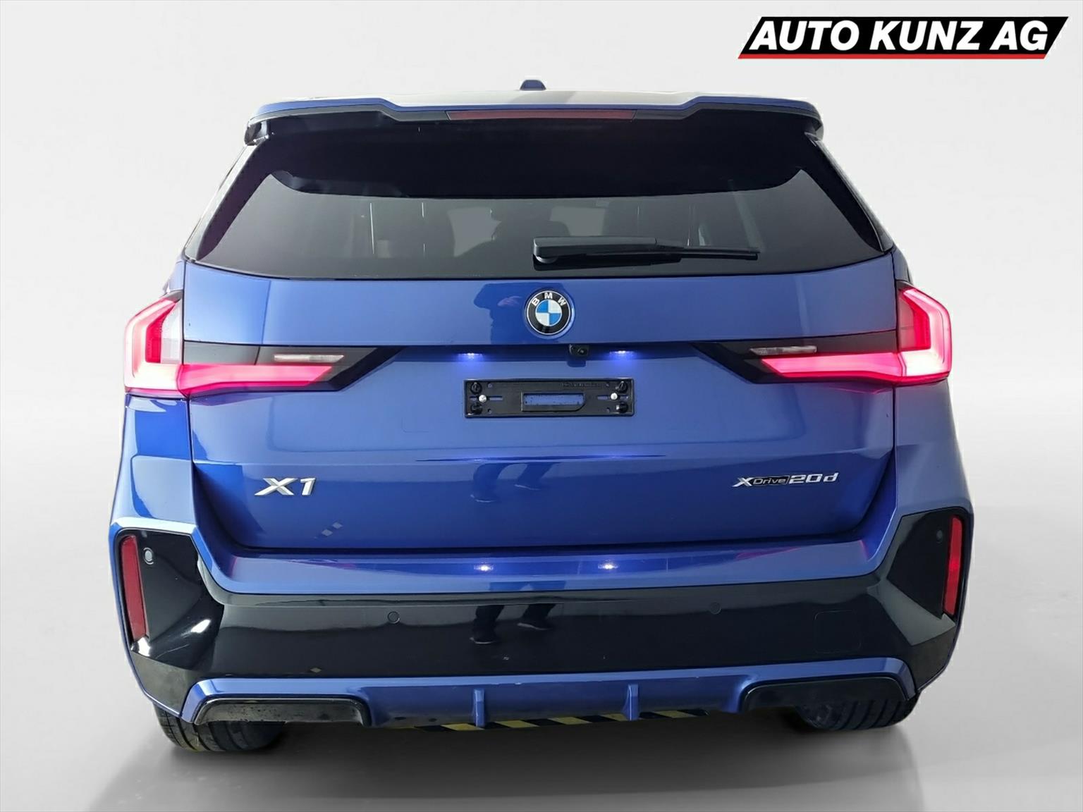 BMW X1 xDrive 20d 48V M Sport Hybrid-showroom-element-3