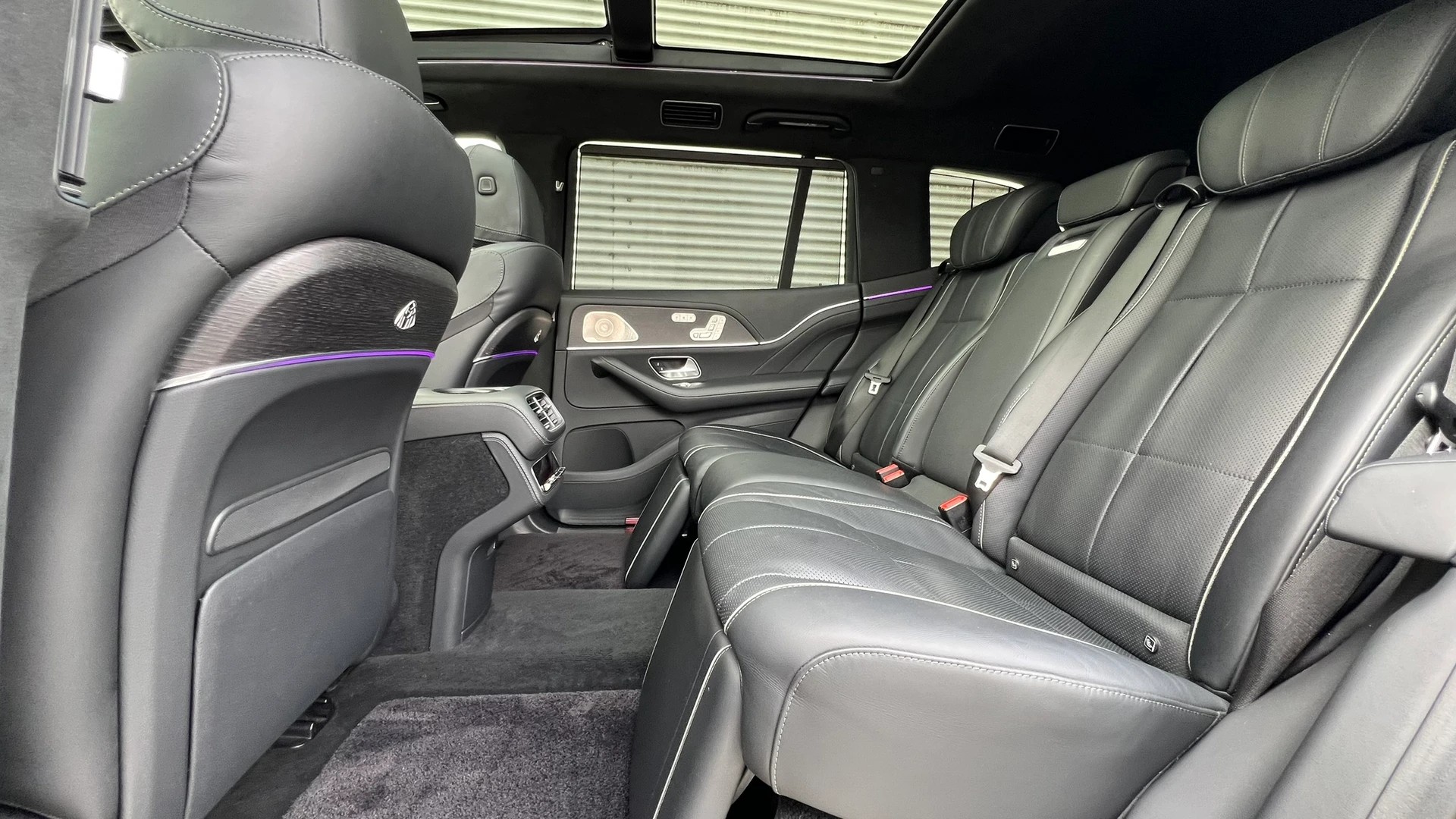 MERCEDES-BENZ GLS MAYBACH 600 9G-TRONIC l 558 PS-image-25