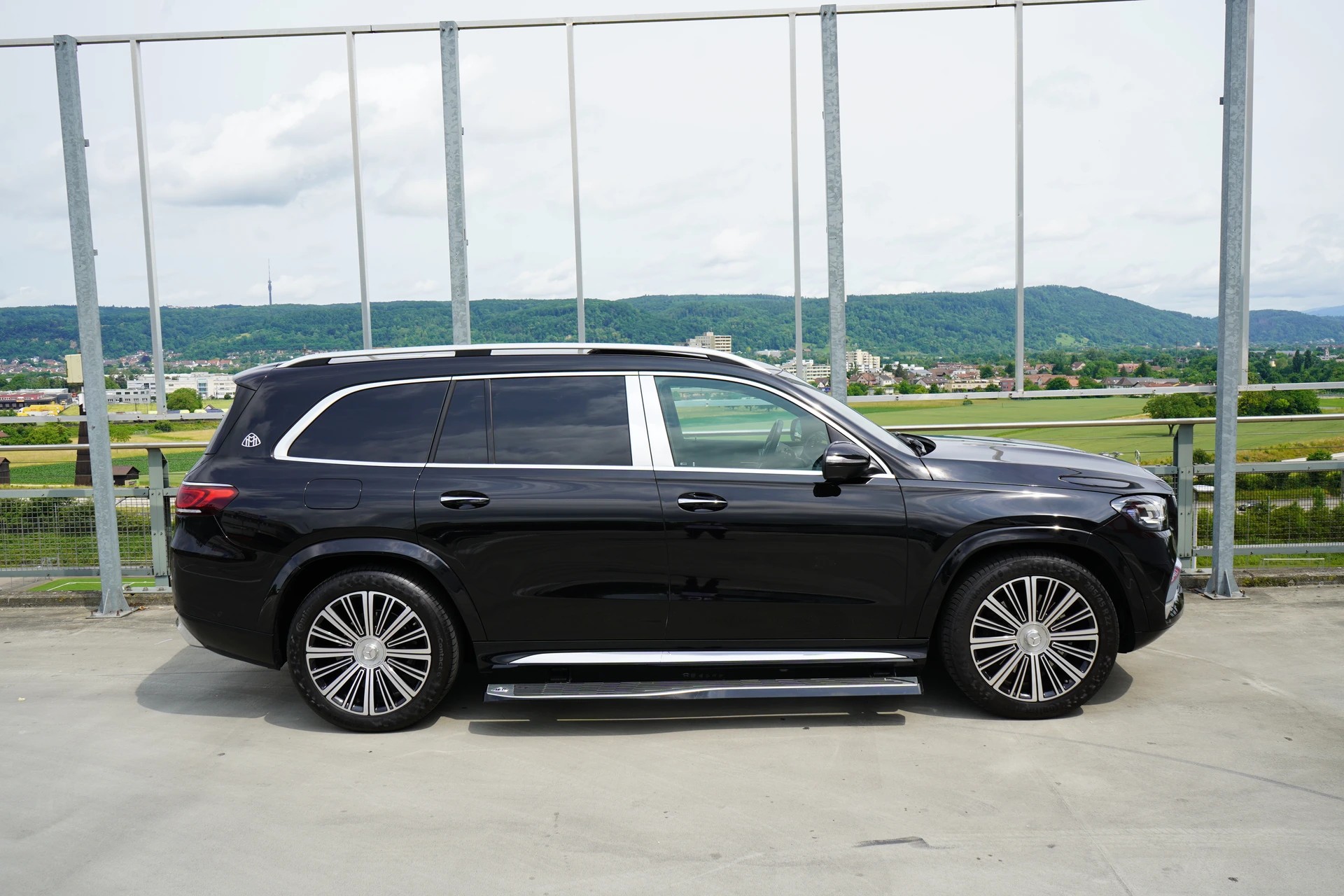 MERCEDES-BENZ GLS MAYBACH 600 9G-TRONIC l 558 PS-image-4