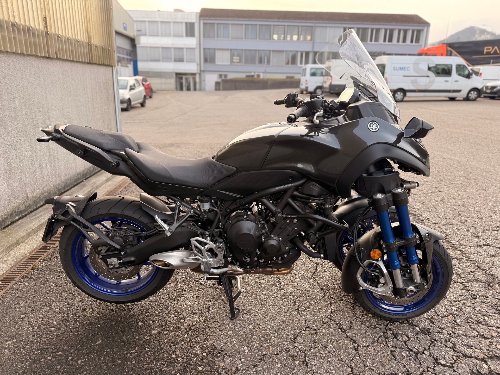 YAMAHA Niken-image-6