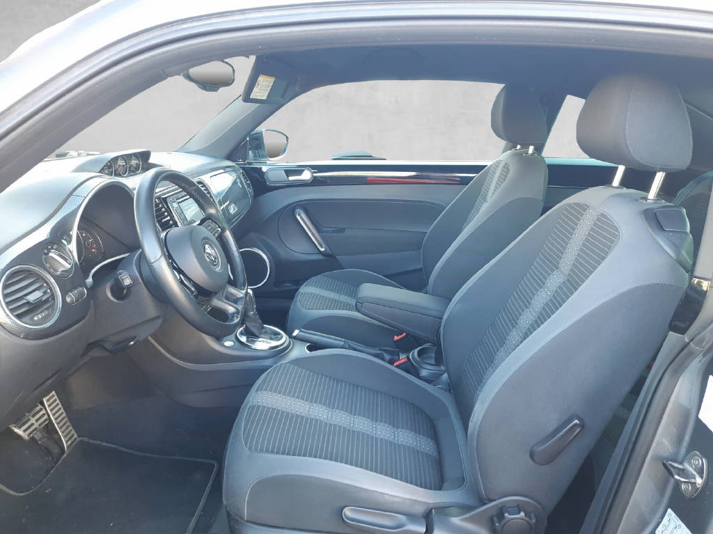 VW Beetle 2.0 TSI Sport DSG-image-8