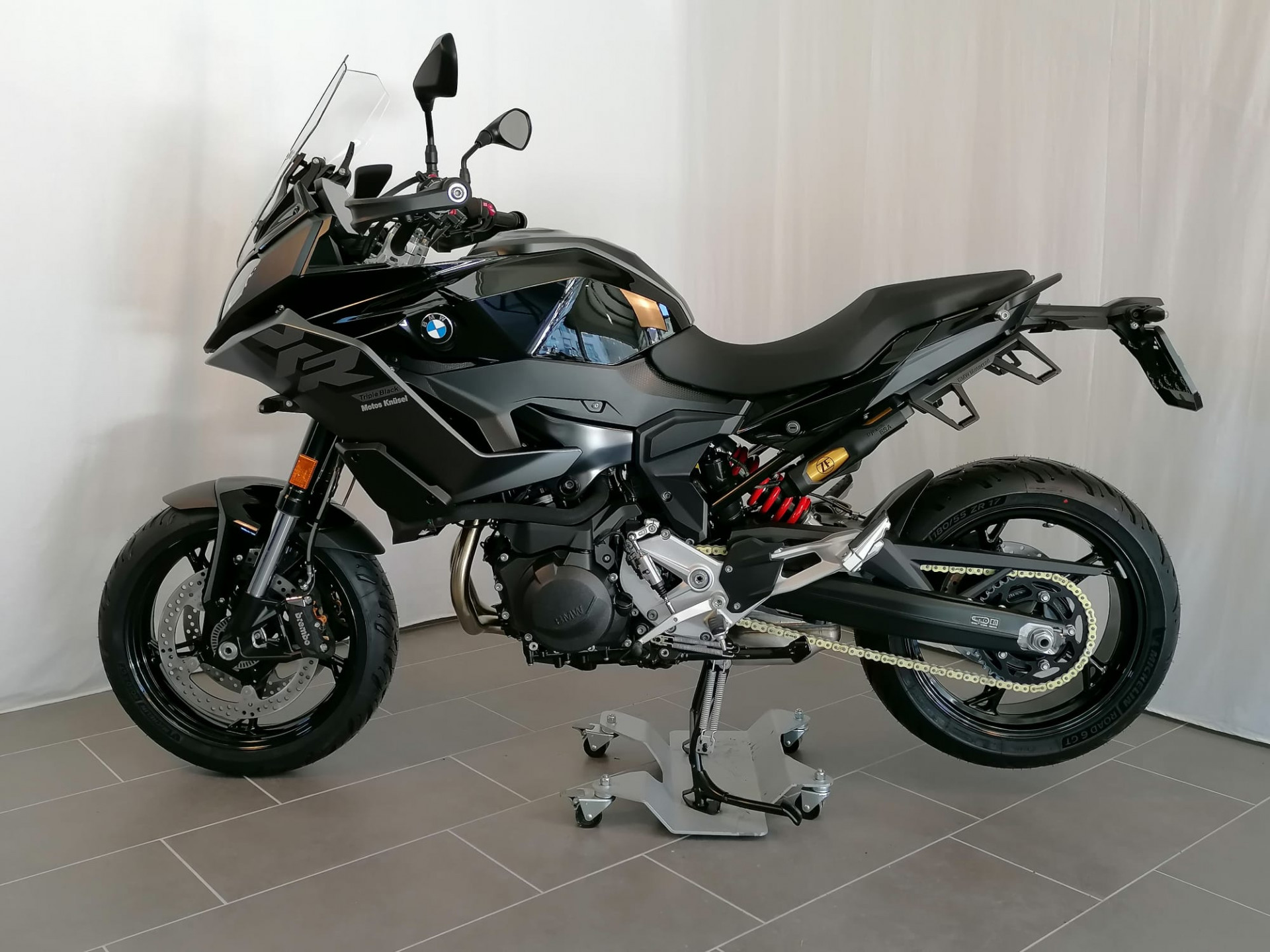 BMW F 900 XR A2 Triple Black-image-3