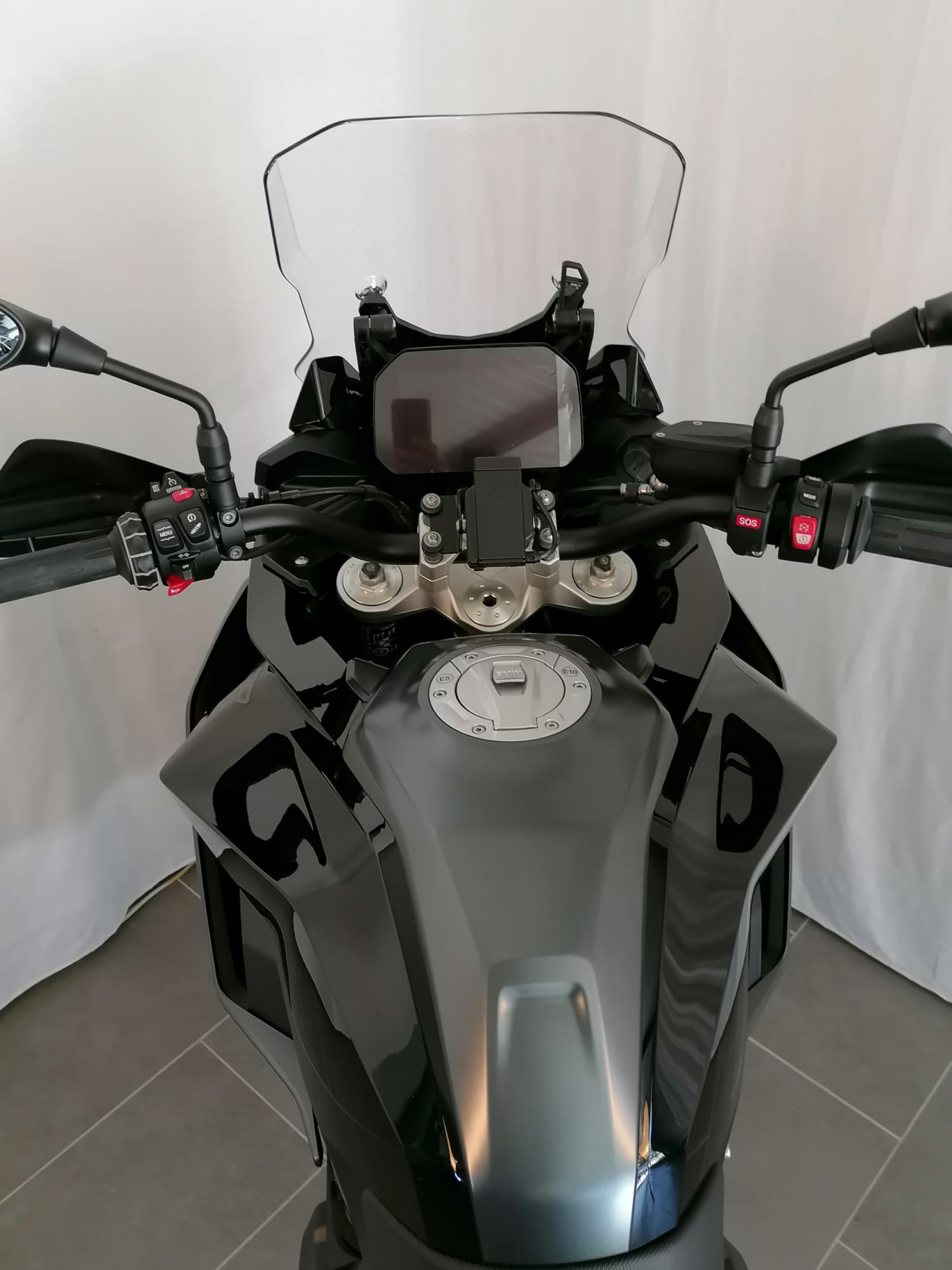 BMW F 900 XR A2 Triple Black-image-4