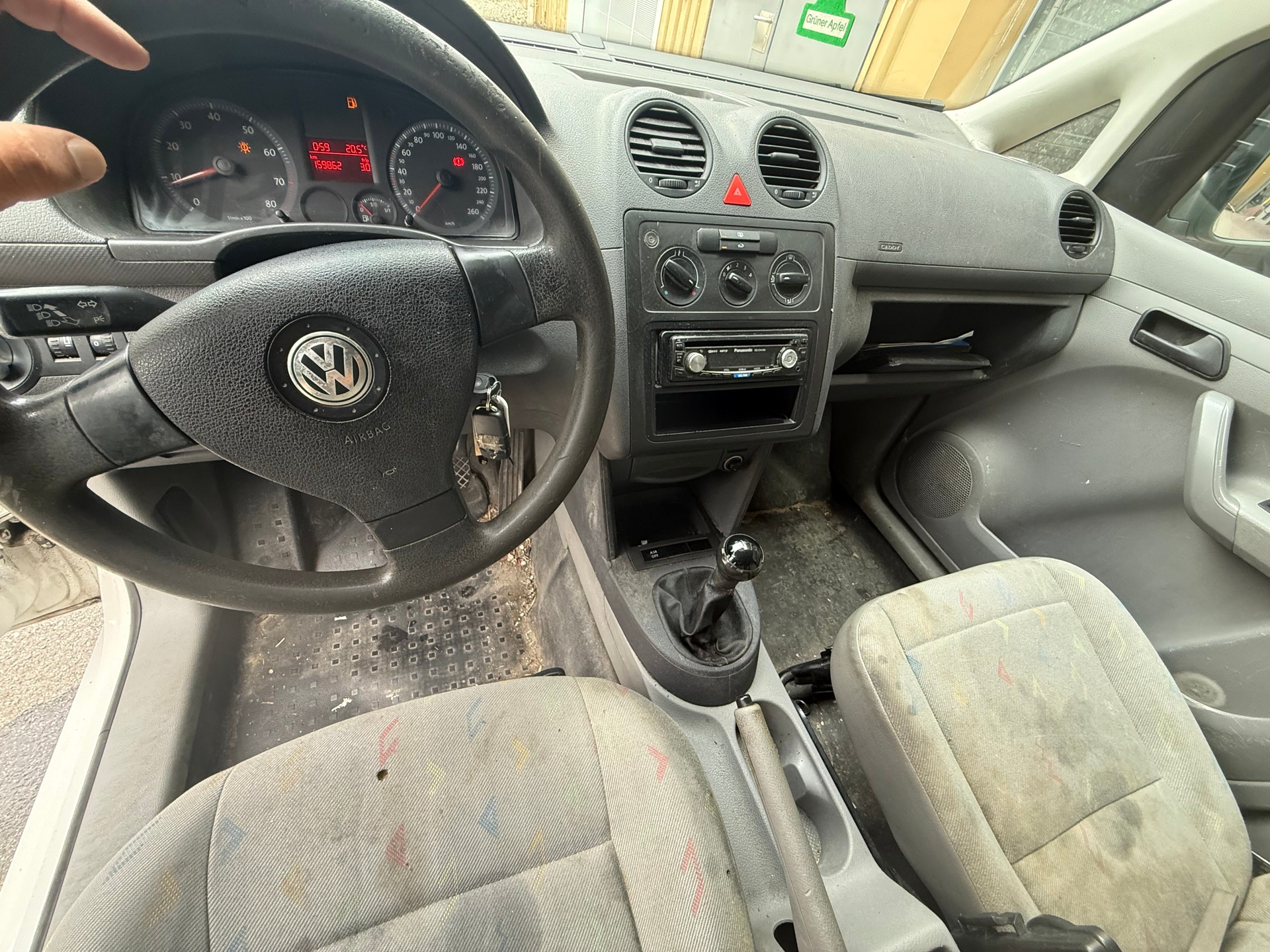VW Caddy 1.4-image-5